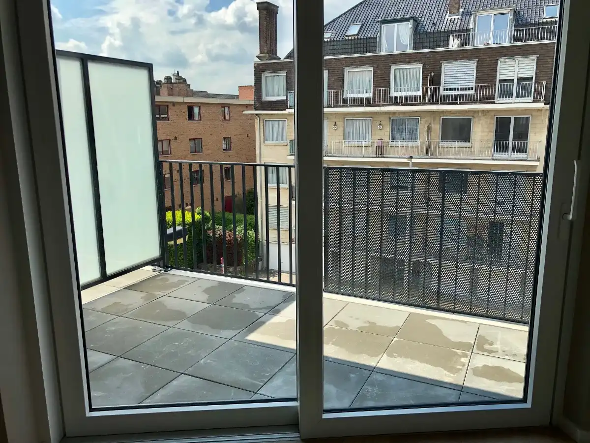 Modern 1 SLPK Appartement met terras en staanplaats foto 15