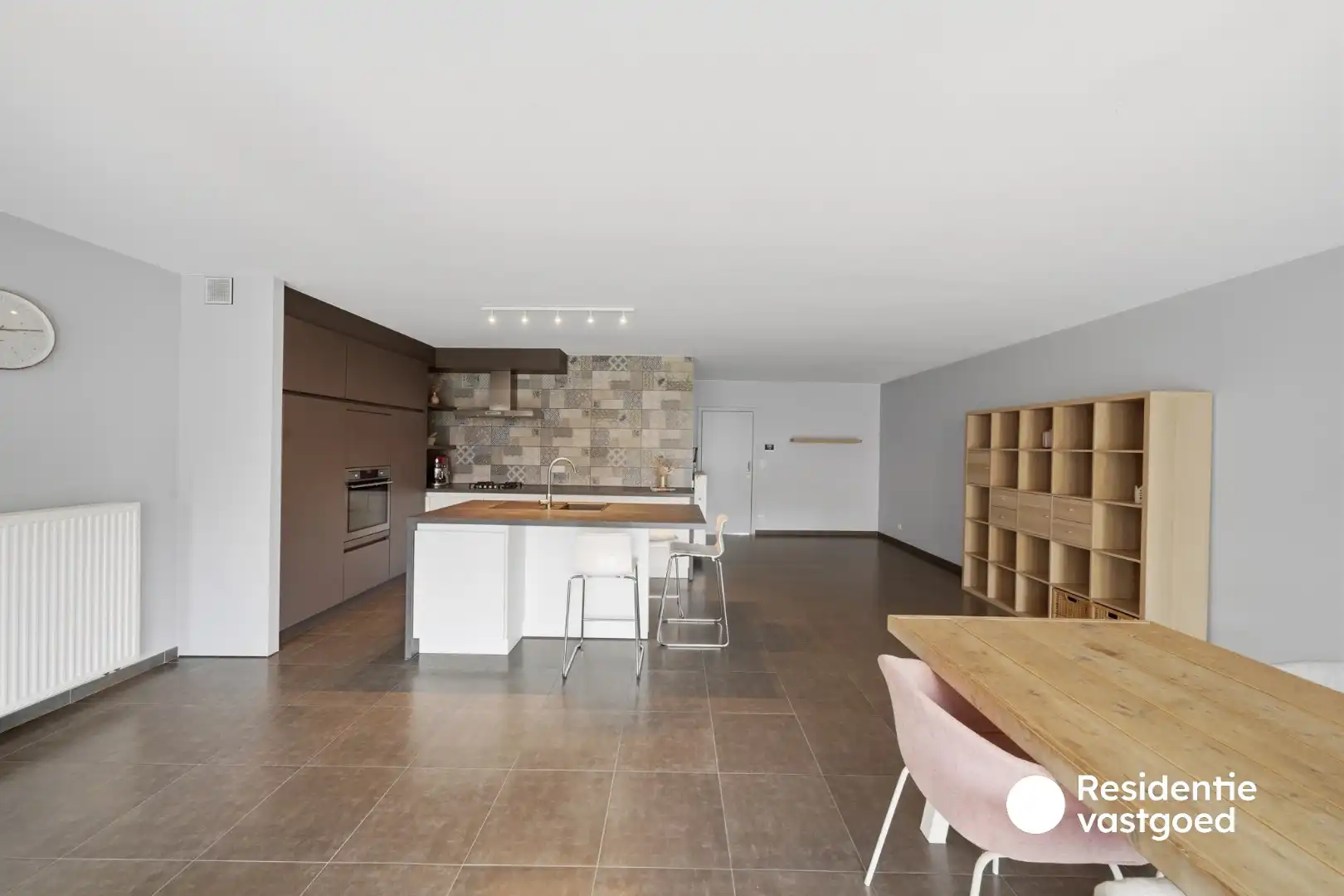 Recente en instapklare woning met 3 slaapkamers, garage en tuin te Zandvoorde! foto 8