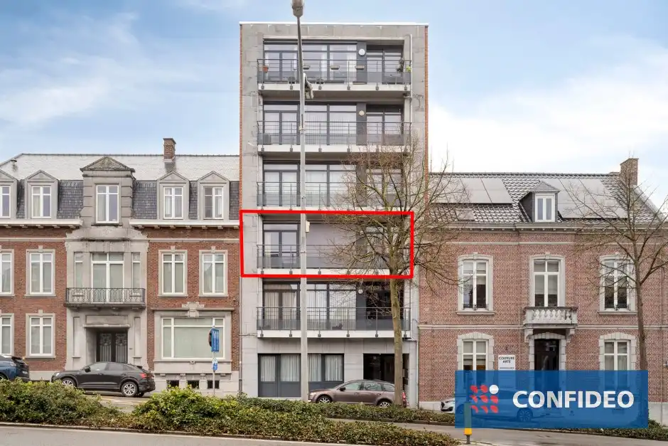 Ruim appartement met 3 slaapkamers, kelderberging en garagebox aan de rand van het centrum foto {{pictureIndex}}