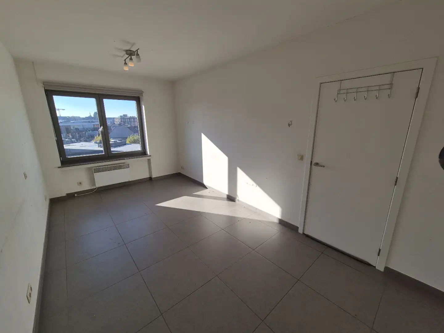Instapklaar appartement met 3 slaapkamers langs de groene boulevard foto 6