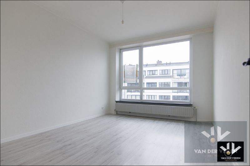 INSTAPKLAAR 2-SLPKAPP OP WANDELAFSTAND VAN HET CENTRUM foto 9