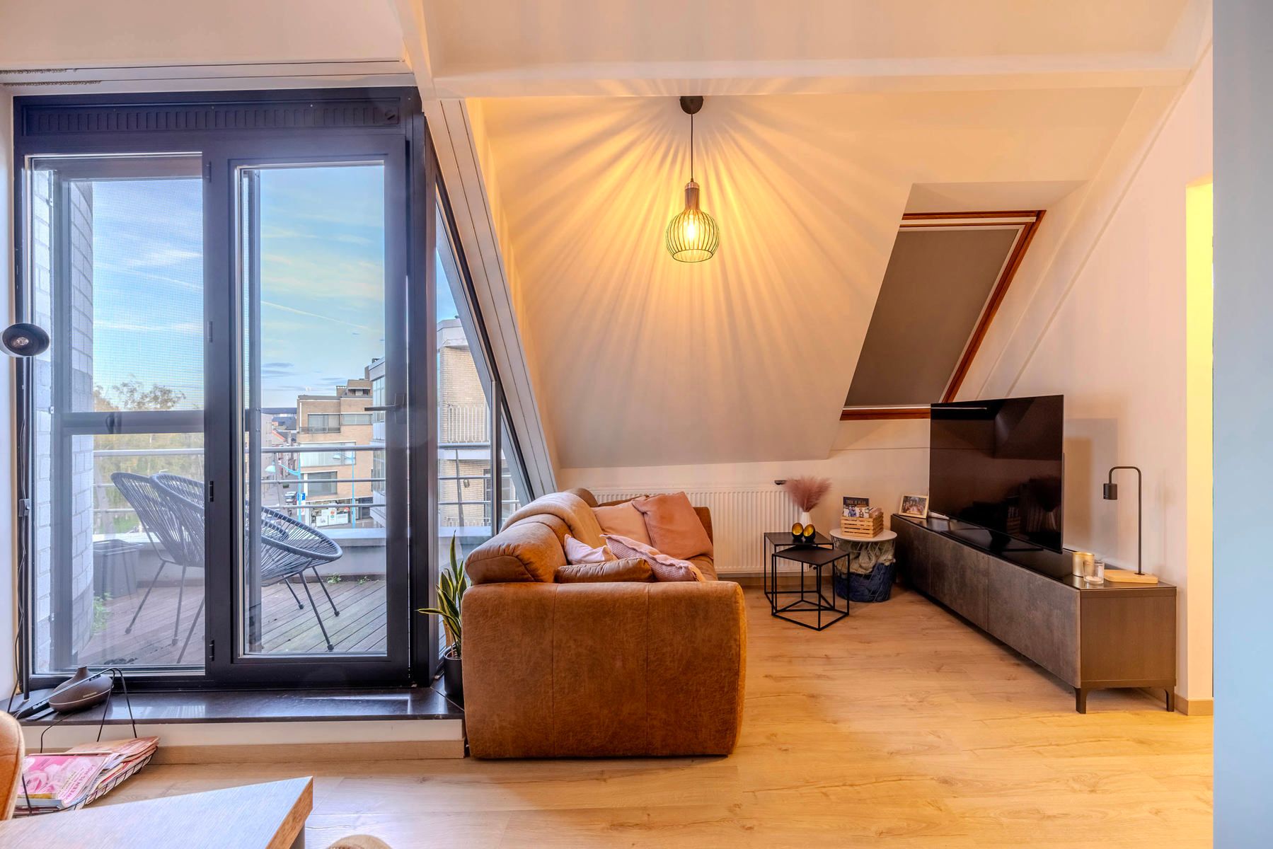 Instapklaar dakapp met 1slpk, 2x terras en kelder foto 5