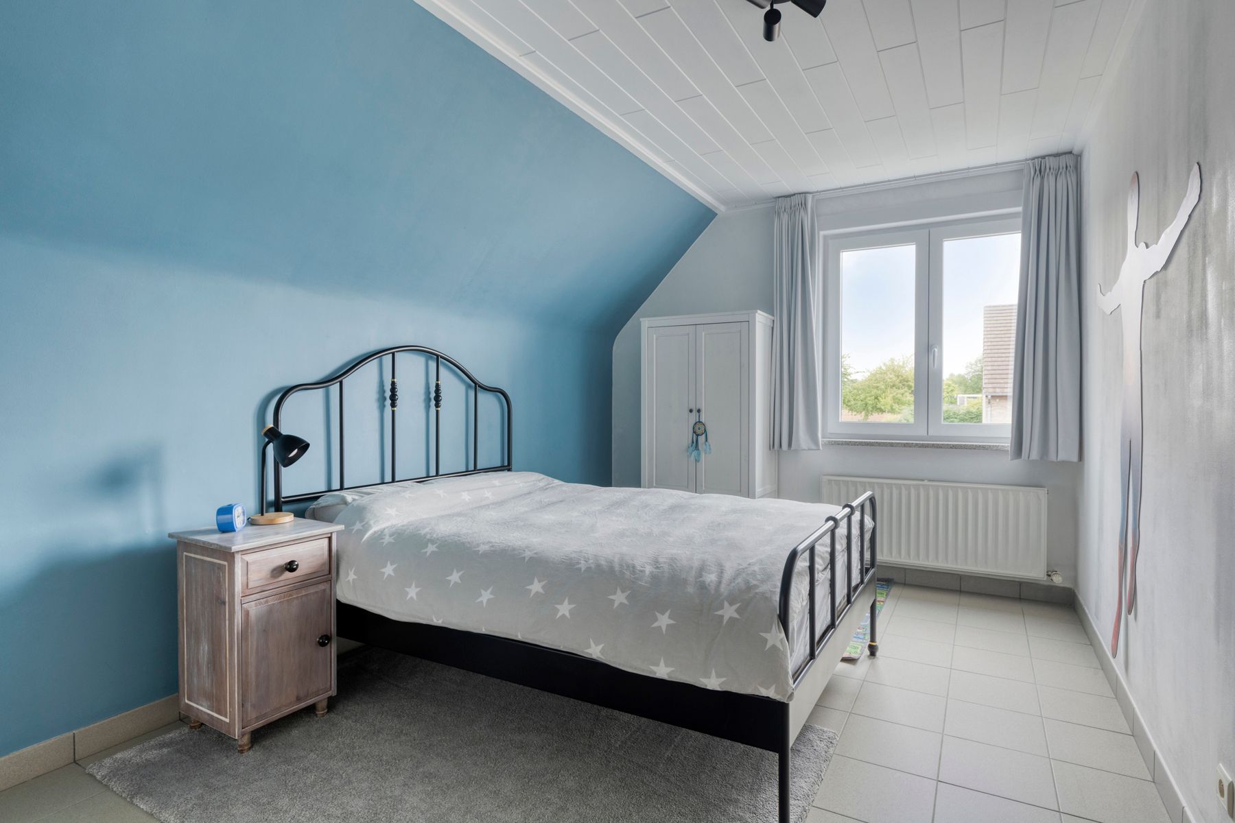 Perfect onderhouden villa met 4 slaapkamers, garage en tuin foto 17