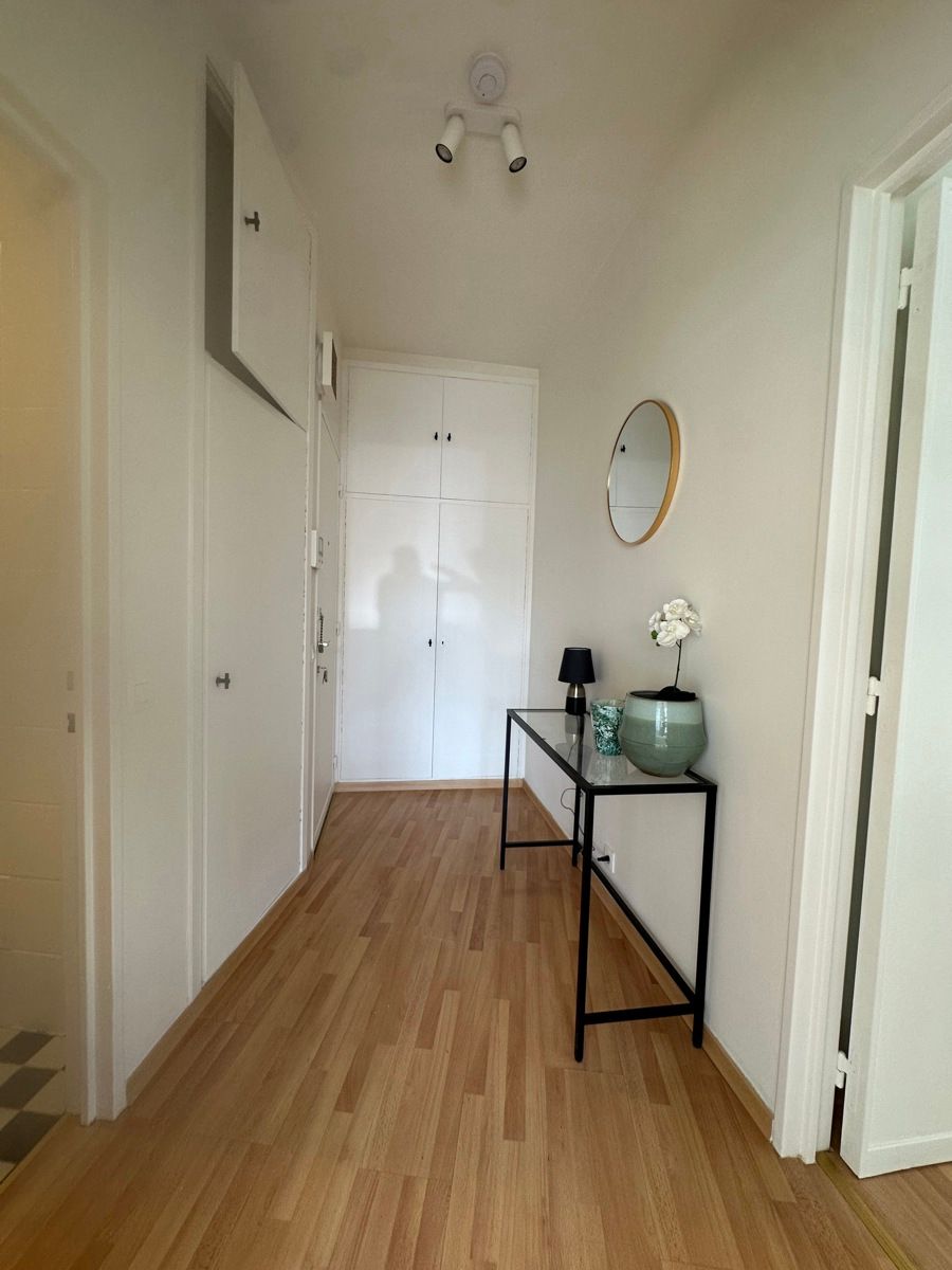 Zonnig 100% instapklaar appartement op centrale locatie! foto 8