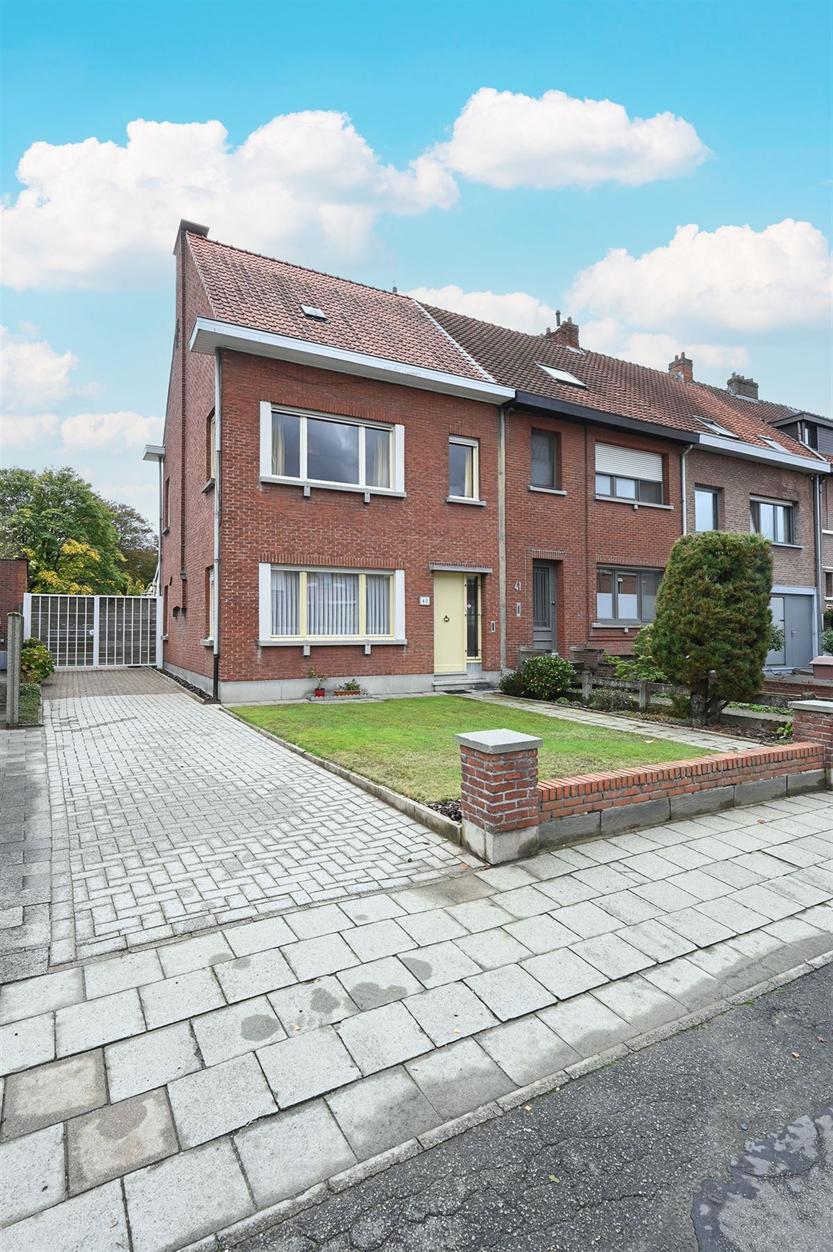 Te renoveren halfopen woning met potentieel foto {{pictureIndex}}