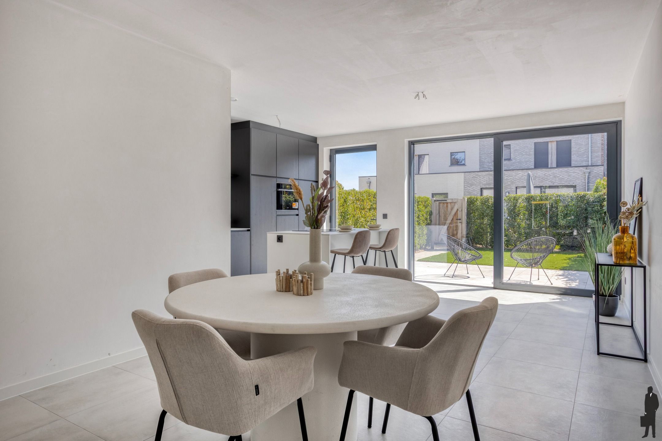 Nieuwbouwwoning met 5 slpk. gelegen in de dorpskern van Minderhout!  foto 12