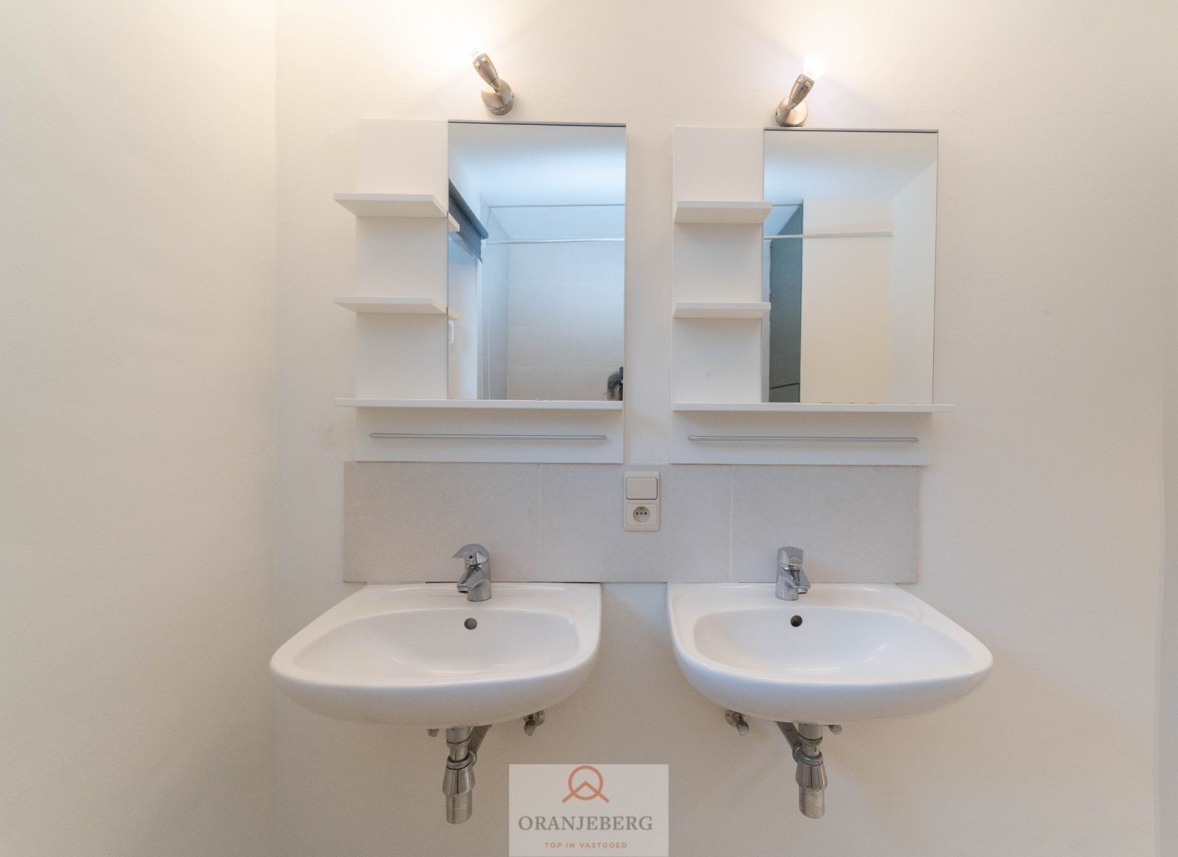 Lichtrijke bel-étage woning met garage en tuin te Lievegem - Waarschoot foto 13