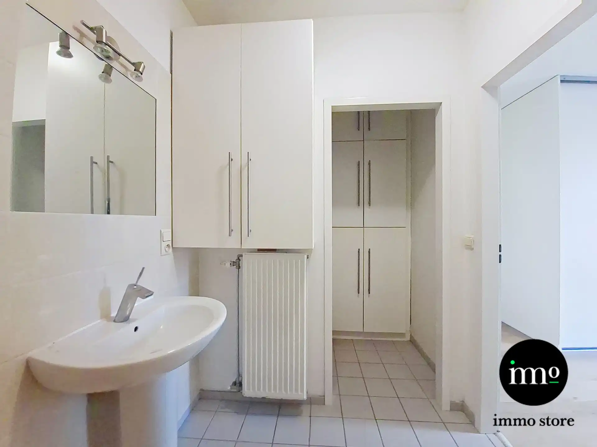 Lichtrijk 1-slaapkamerappartement met parking – Tour & Taxis foto 7