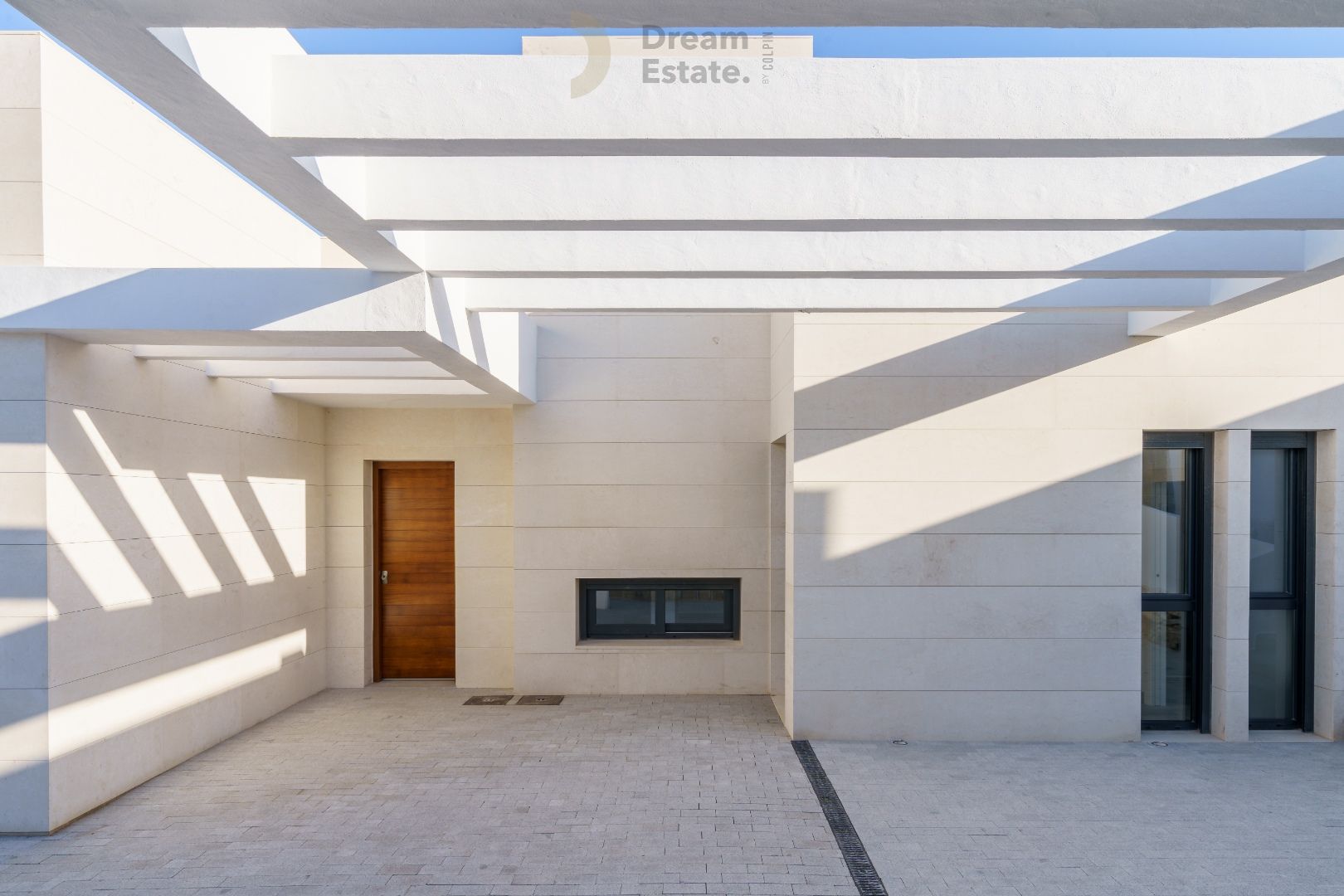 Nieuwbouwwoningen (nog slechts 2) tegenover de golf met zicht naar zee te Mijas. foto 31