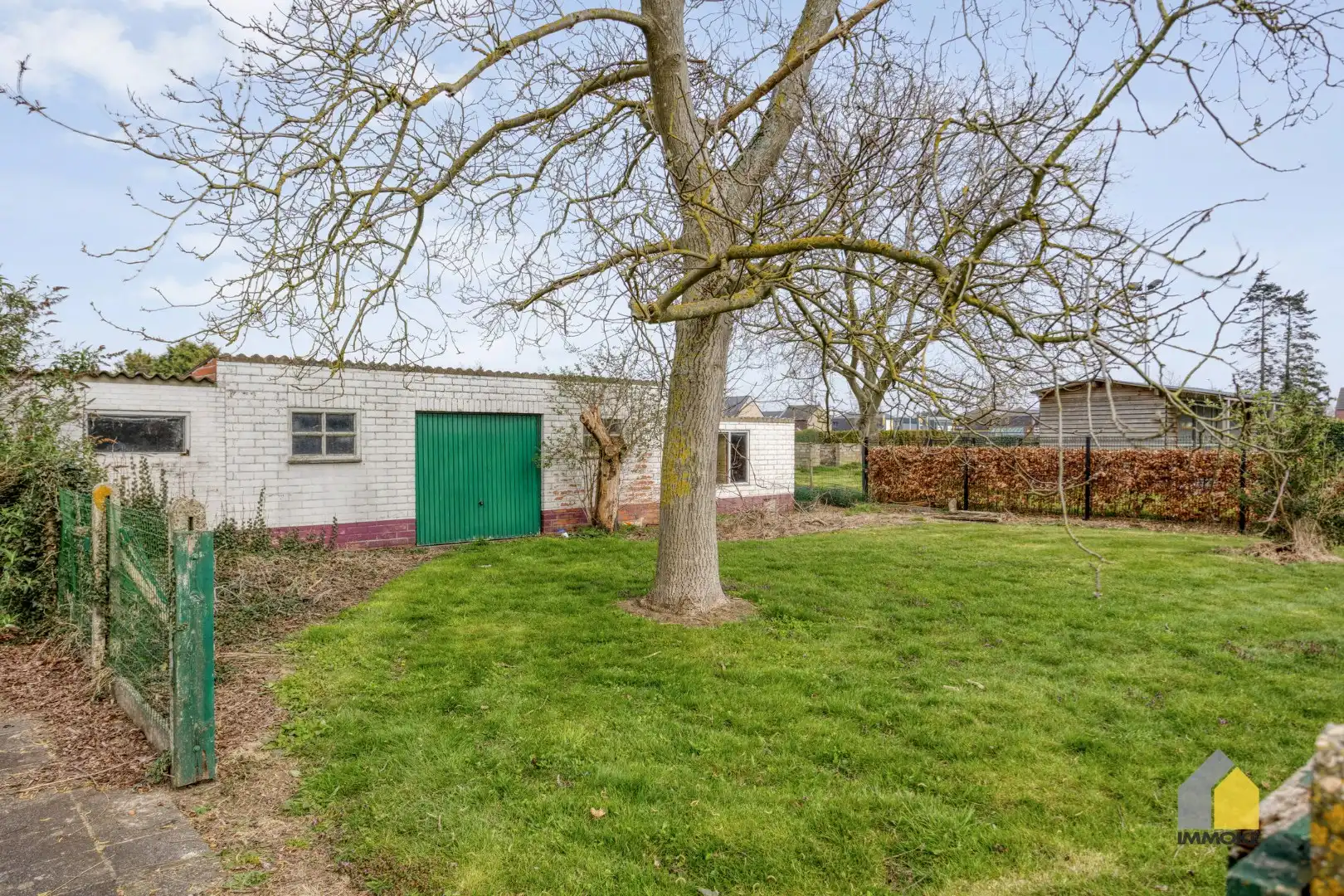 Te renoveren, statige woning op mooi perceel van 23 a 90 ca. foto 35