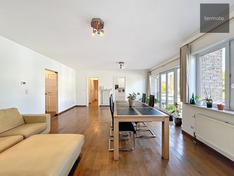 Appartement te koop foto {{pictureIndex}}