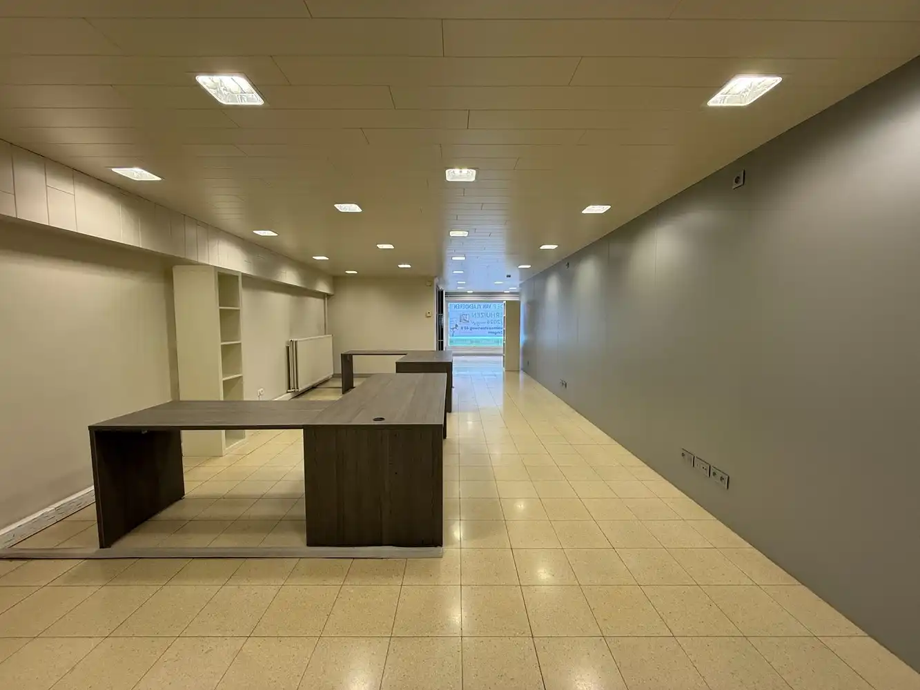 Kantoorruimte/ handelspand te huur – vlot bereikbaar en uitstekend zichtbaar! foto 6