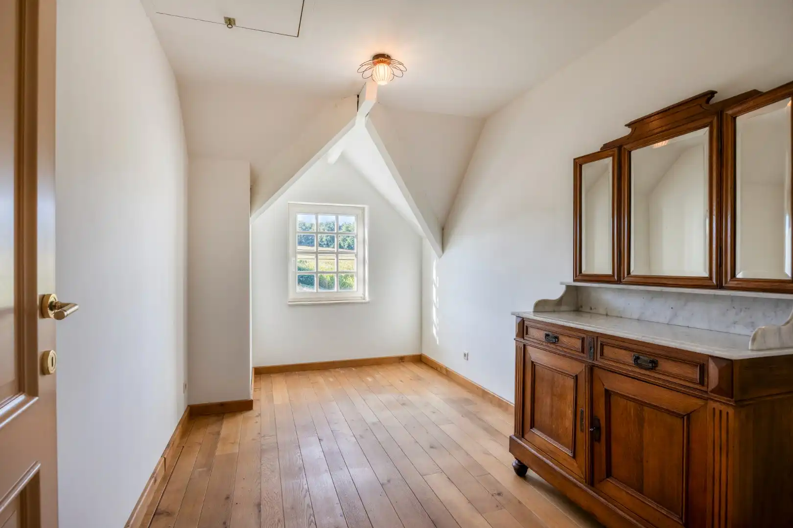 Villa met bureau,  5 slaapkamers, 2 badkamers en ruime tuin in Bierbeek! - EPC 172 kWh/m² - bewoonbare opp. 242 m² foto 23