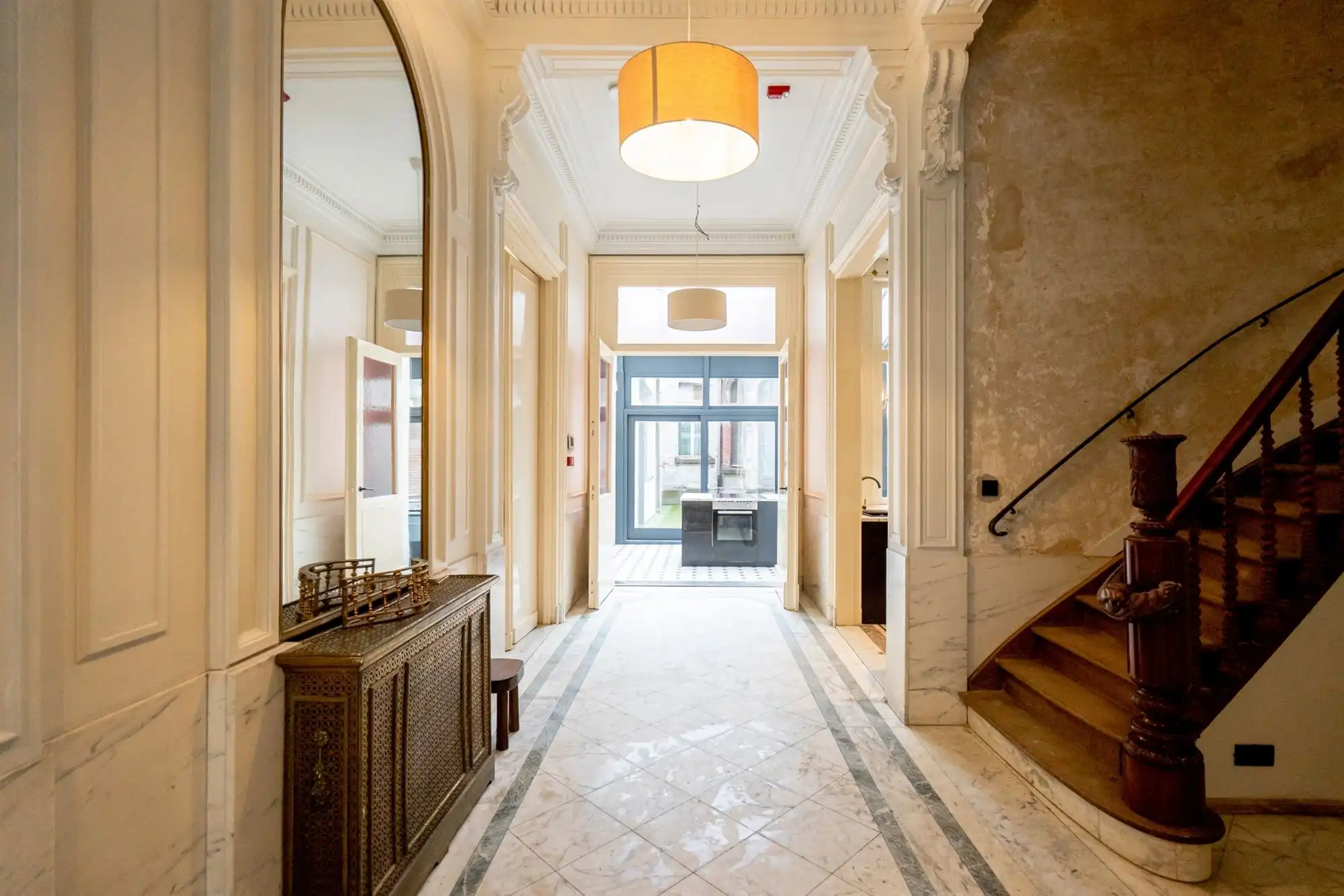 Stijlvolle all-in gemeubelde studio in hartje Antwerpen foto 9