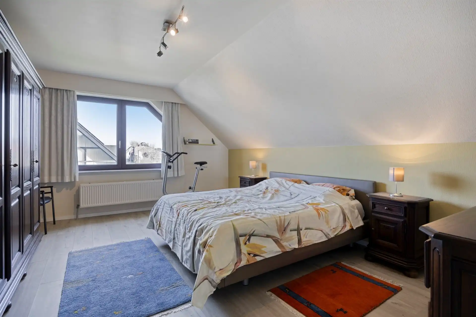 Villa in doodlopende straat foto 13