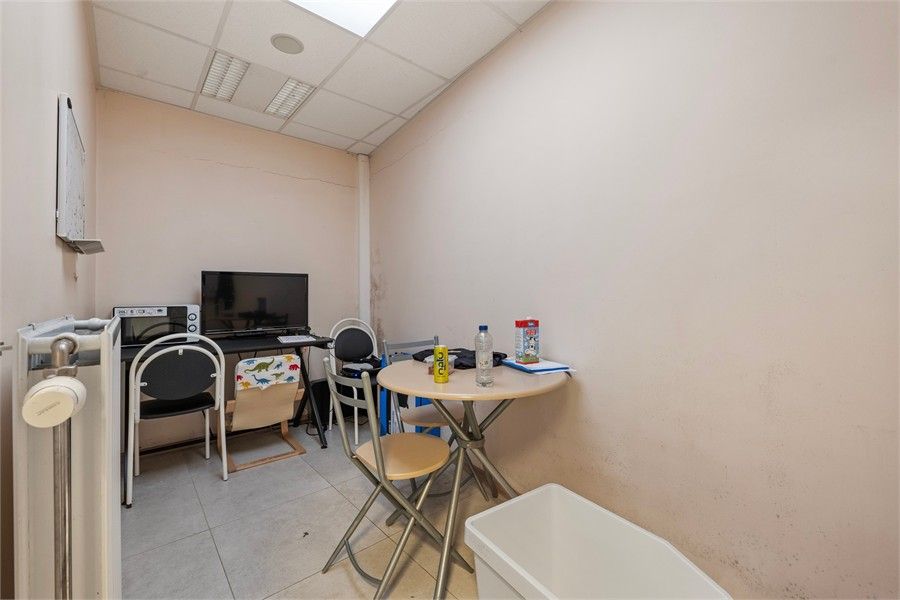 KNAPPE HANDELSRUIMTE IN HET CENTRUM VAN SINT-TRUIDEN foto 17