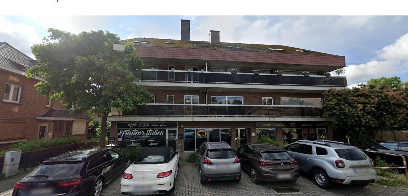 Commercieel gelijkvloers met mezzanine te koop – strategische ligging in Sint-Genesius-Rode foto 2
