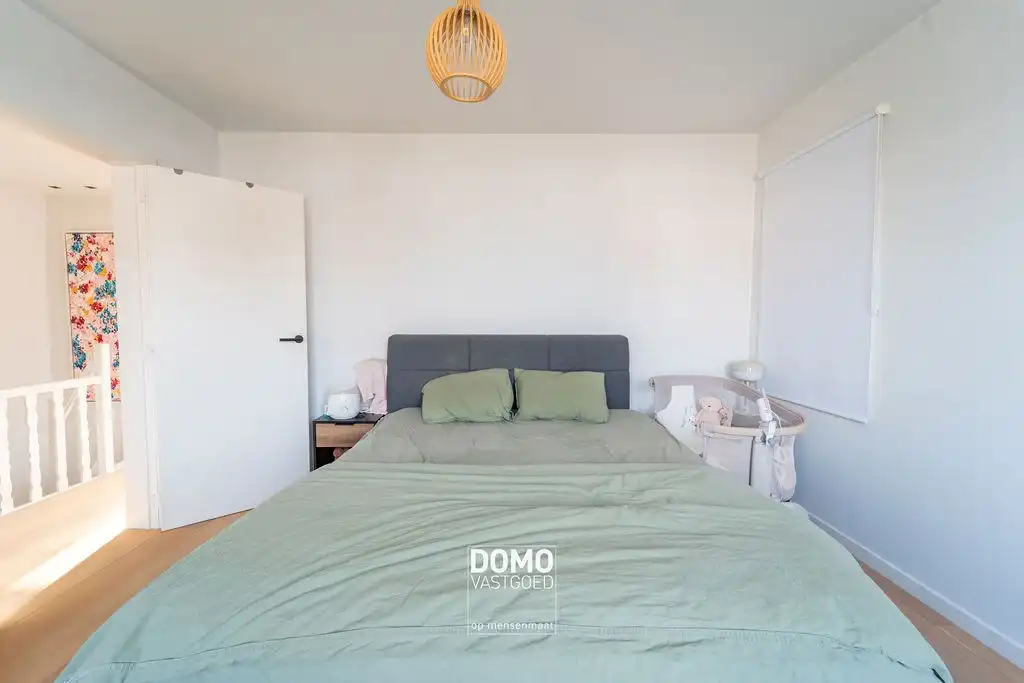 VOLLEDIG GERENOVEERDE OPEN BEBOUWING MET 4 SLAAPKAMERS EN GARAGE foto 15