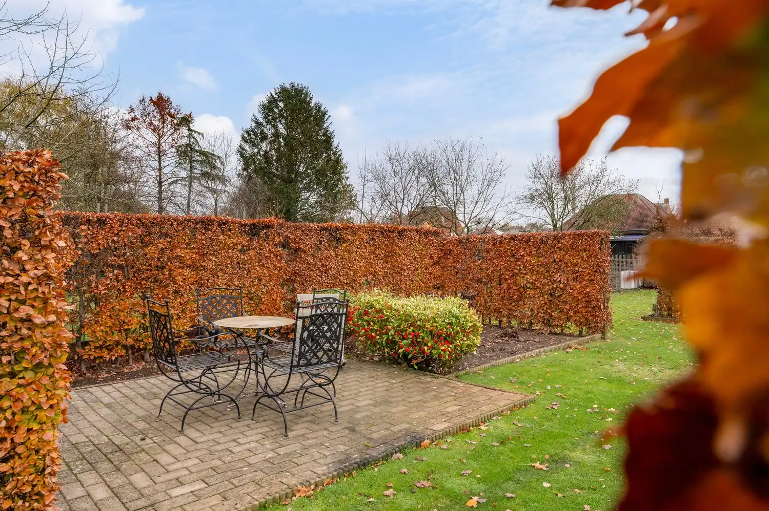 Ruime, instapklare pastorijwoning met bijgebouw op 1 180 m². foto 32