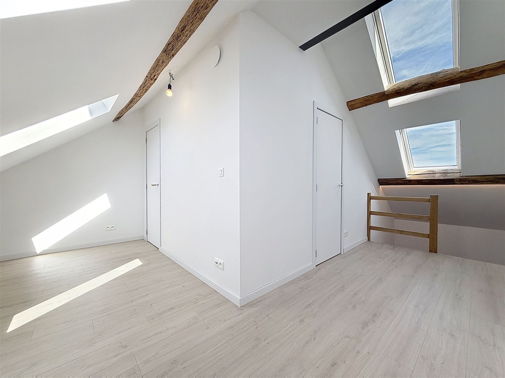 Energiezuinige, volledig gerenoveerde hoeve met bijgebouwen, 7a 83ca foto 27
