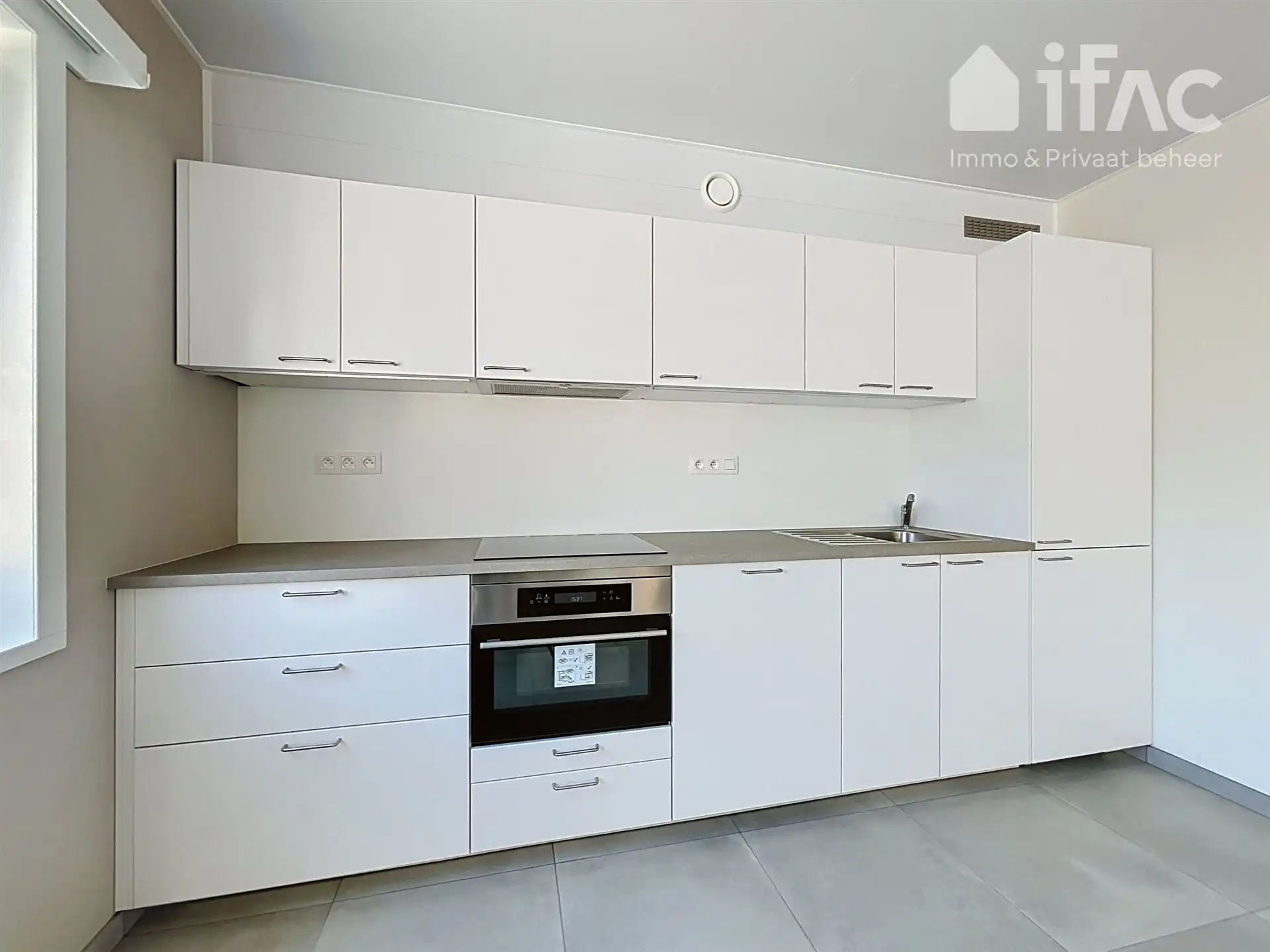 Centraal gelegen volledig gerenoveerd appartement foto 4