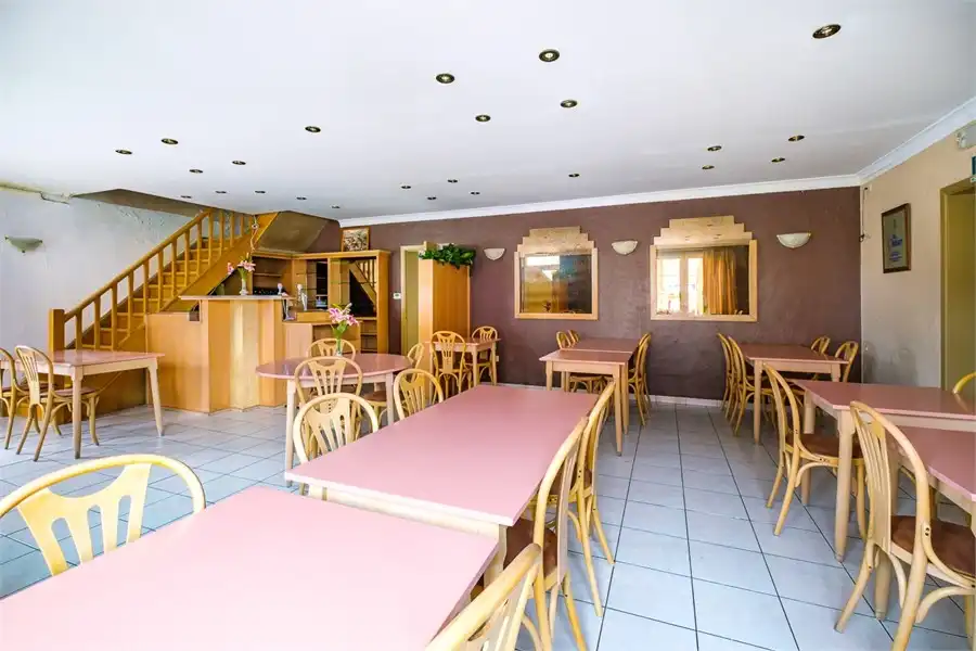 HANDELSHUIS MET VEEL POTENTIEEL IN HET CENTRUM VAN GINGELOM foto 7