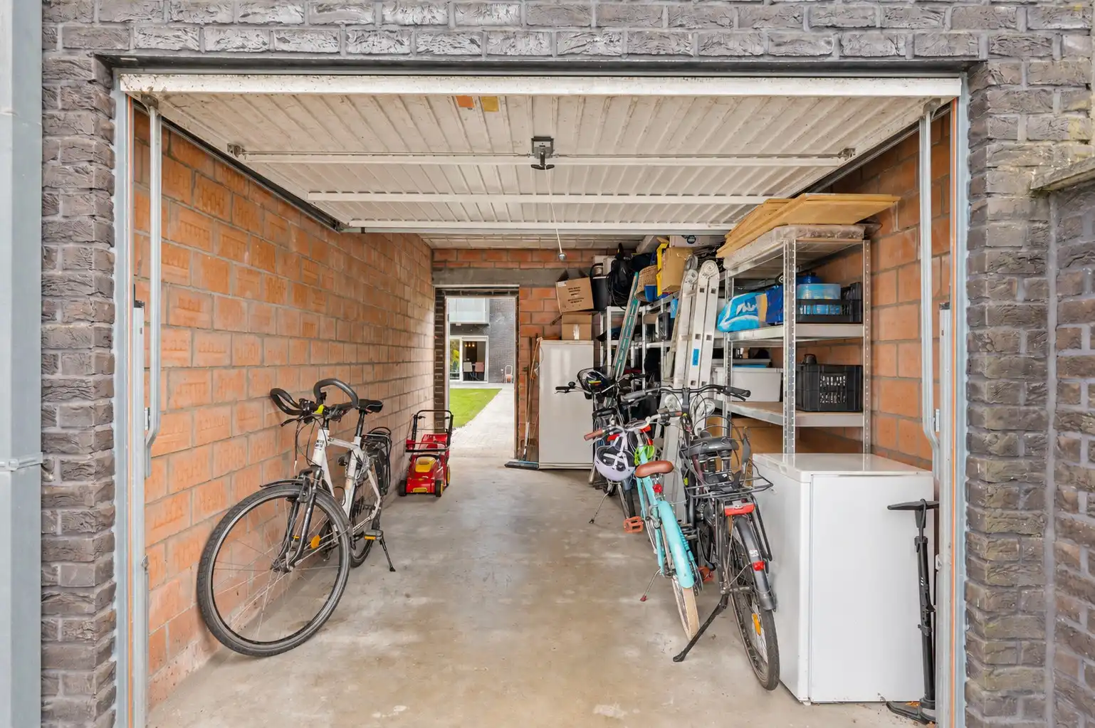 GLV-appartement Brasschaat met zonnige tuin en garage foto 26