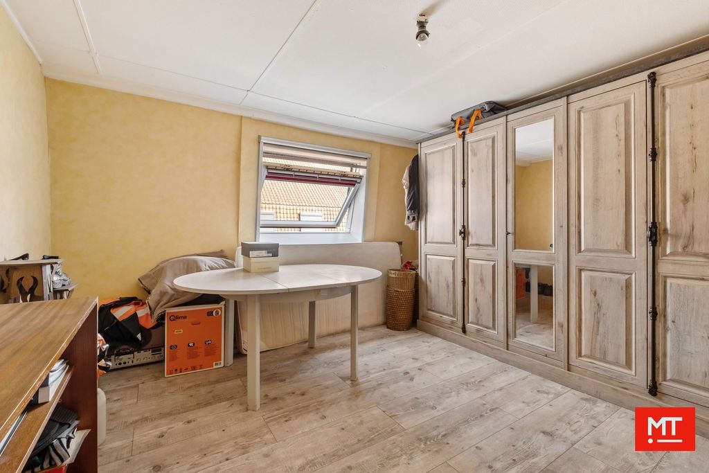 Te renoveren woning met 4 slpk, garage, zonnige tuin en uitweg in Dikkebus foto 17