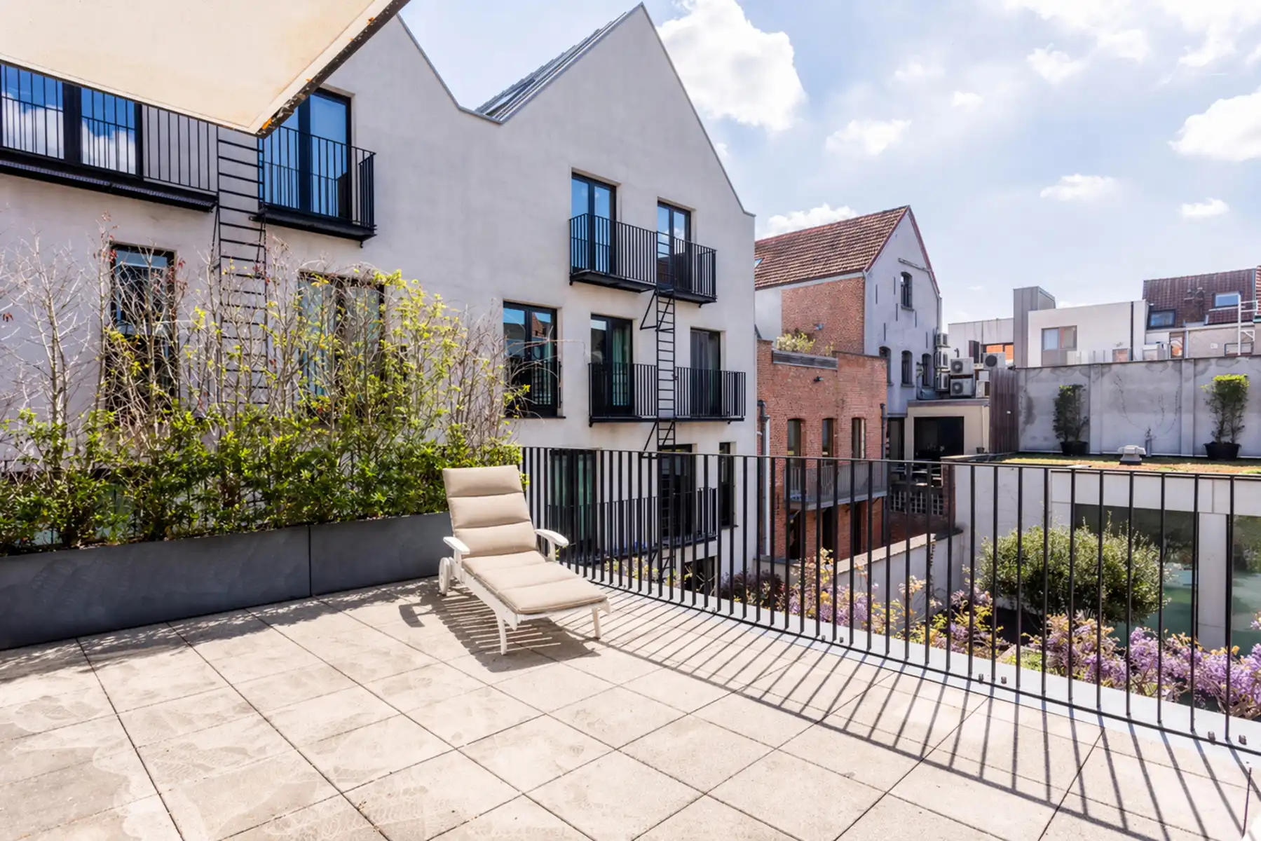 Lichtrijke loft met ruim terras, nabij het Eilandje foto 2