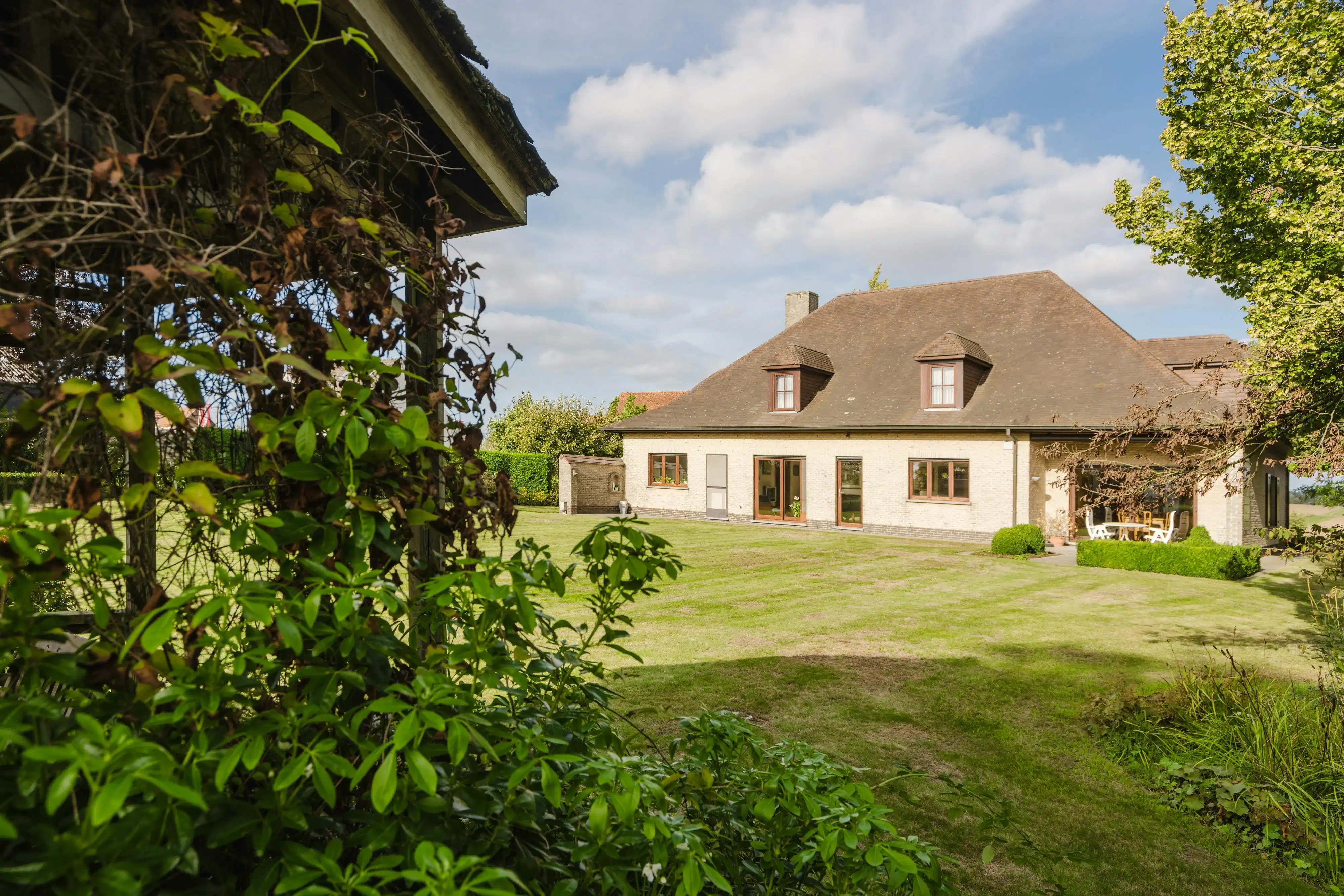 Riante villa op een perceel van 2641m² in Otegem foto 16