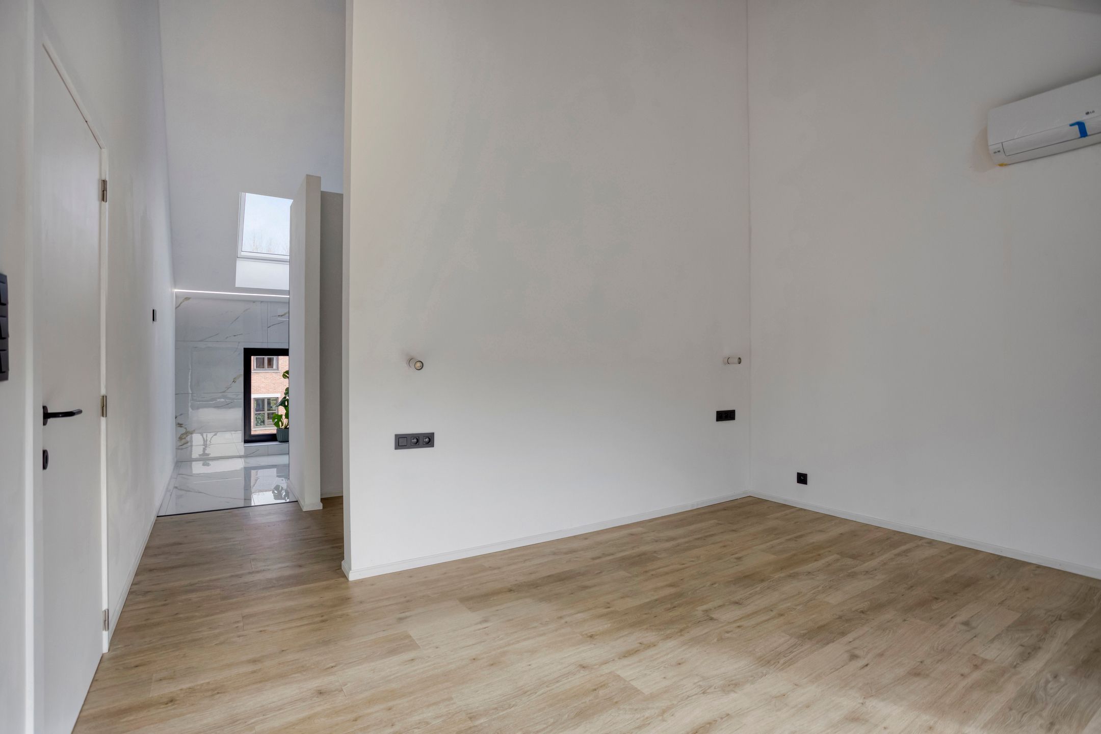 Moderne, energiezuinige woning met luxe afwerking foto 14