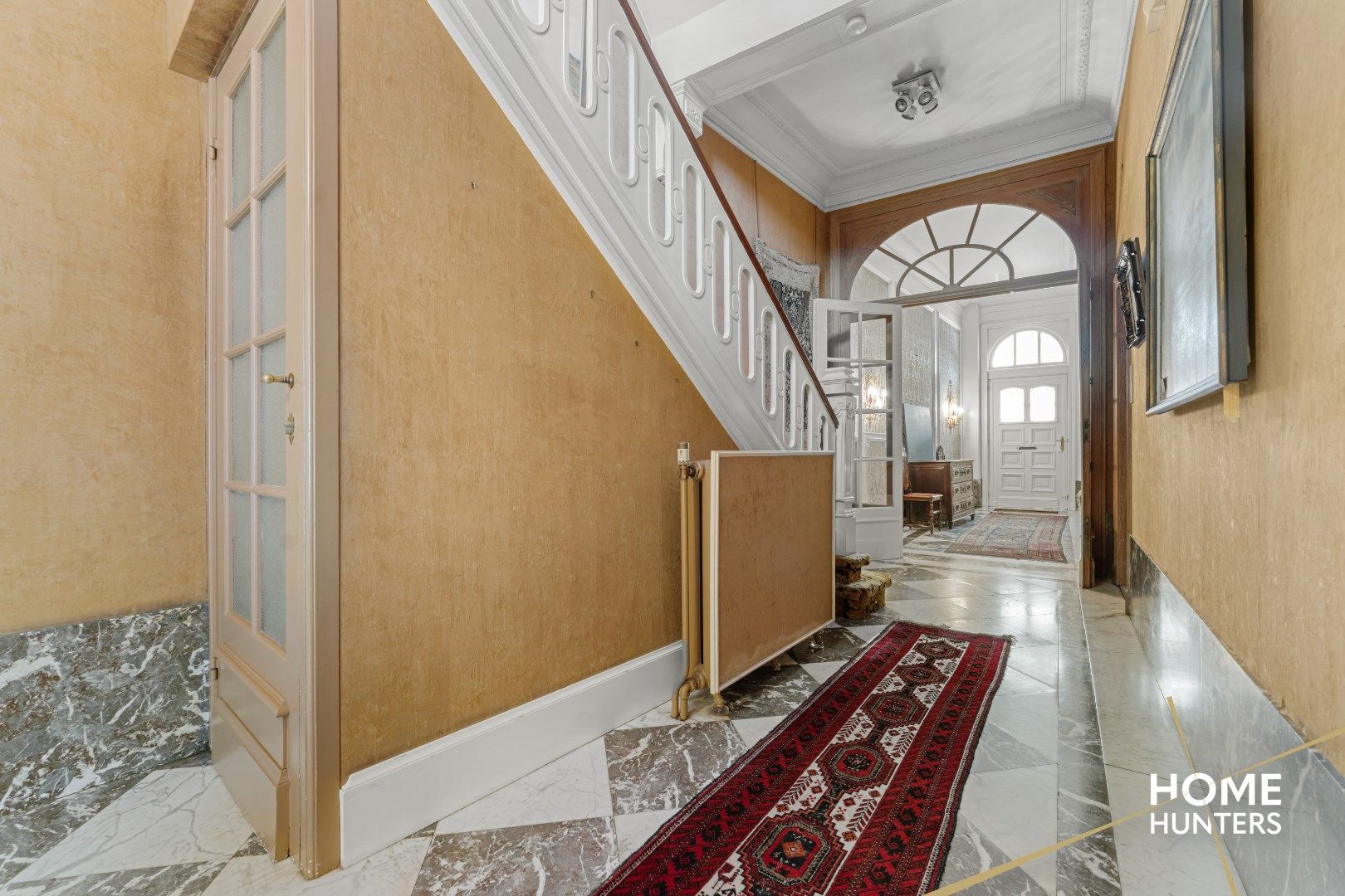 Statige herenwoning met 8 slaapkamers, ruime garage, praktijkruimte en fenomenale stadstuin foto 7