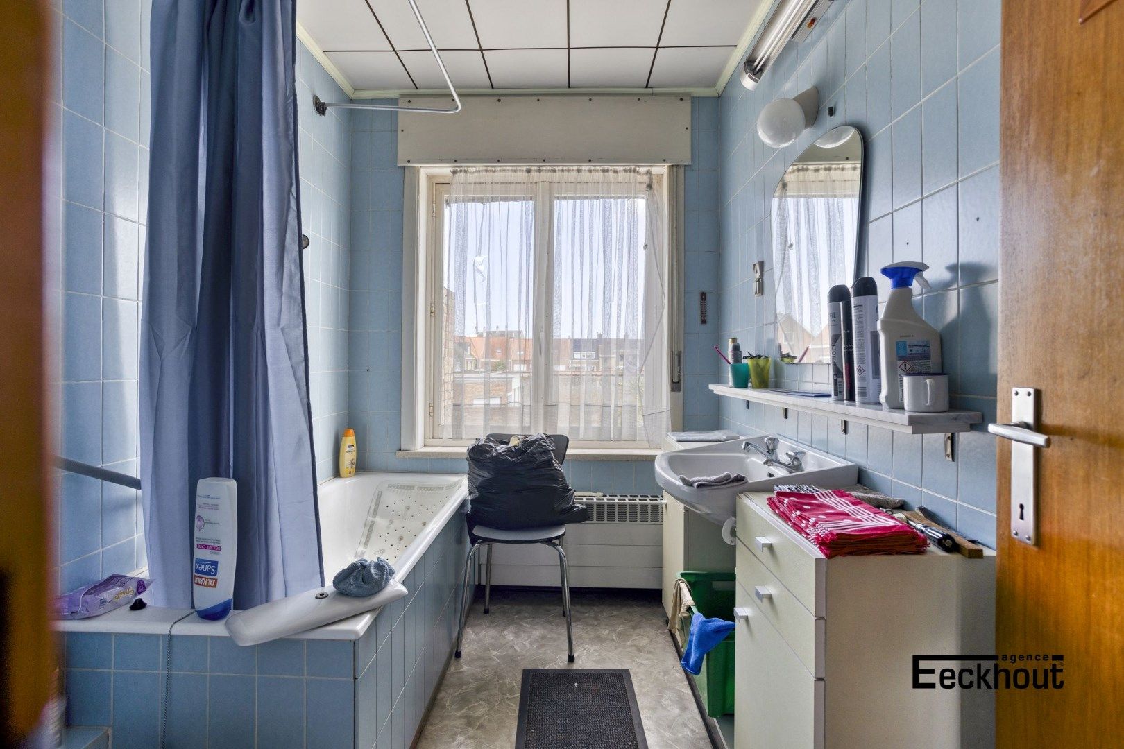 Ruime te renoveren woning met achterliggende atelier/garage en open zicht op kanaal Oostende - Brugge foto 9