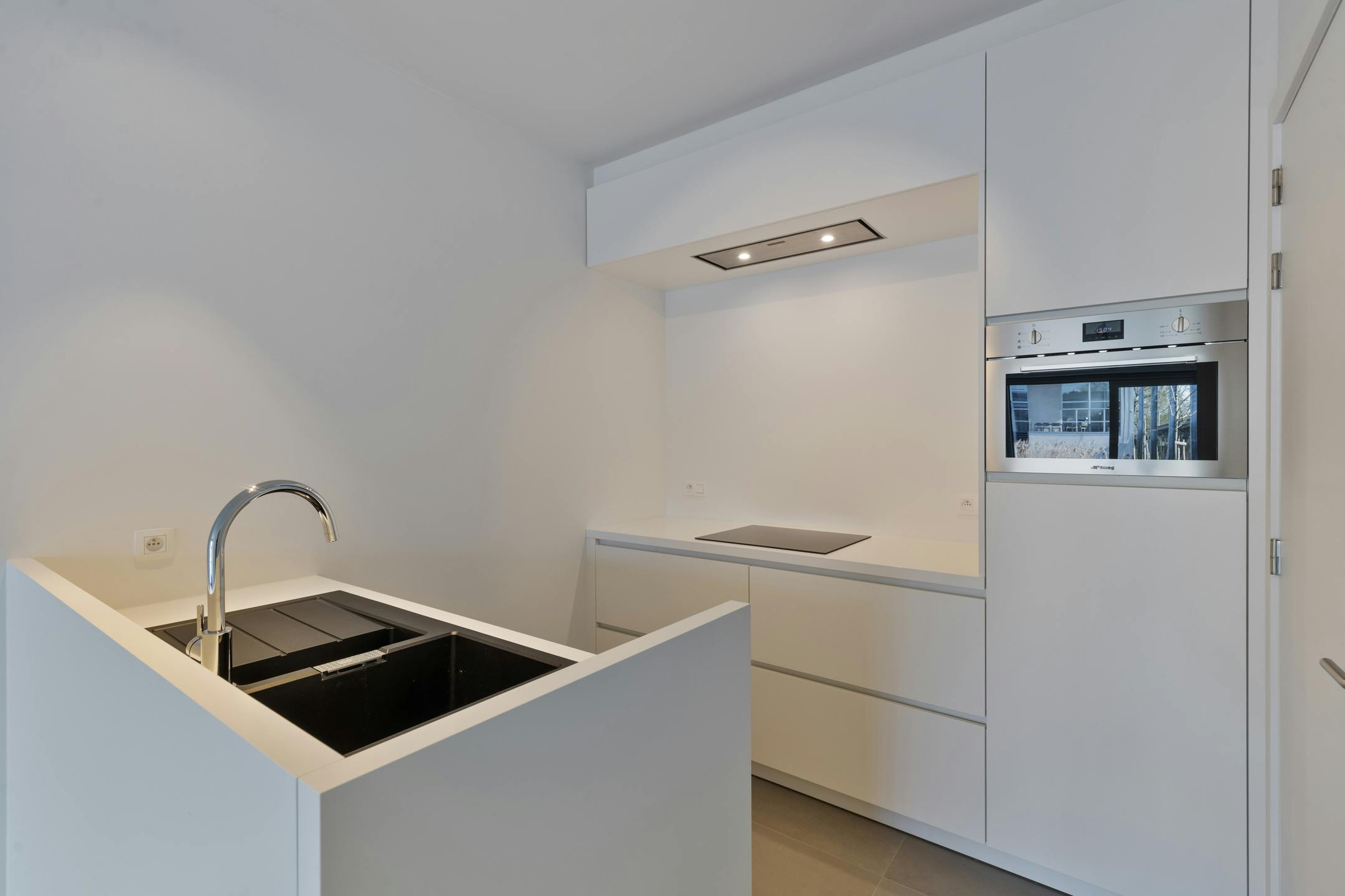 Instapklaar appartement te Roeselare onder registratierechten! foto 10