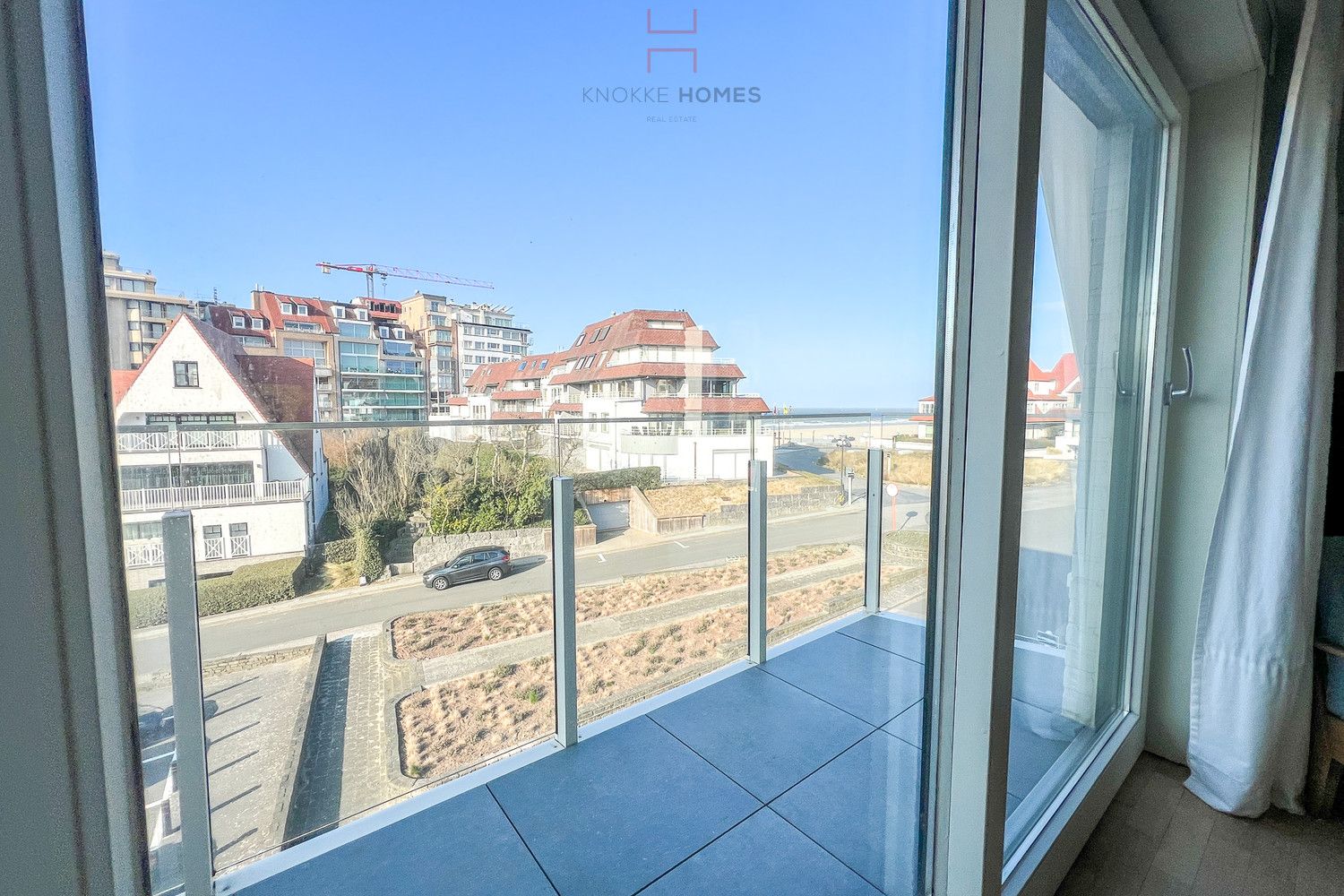 Mooi vakantie-appartement met zongerichte terrassen en open zicht te Duinbergen foto 3