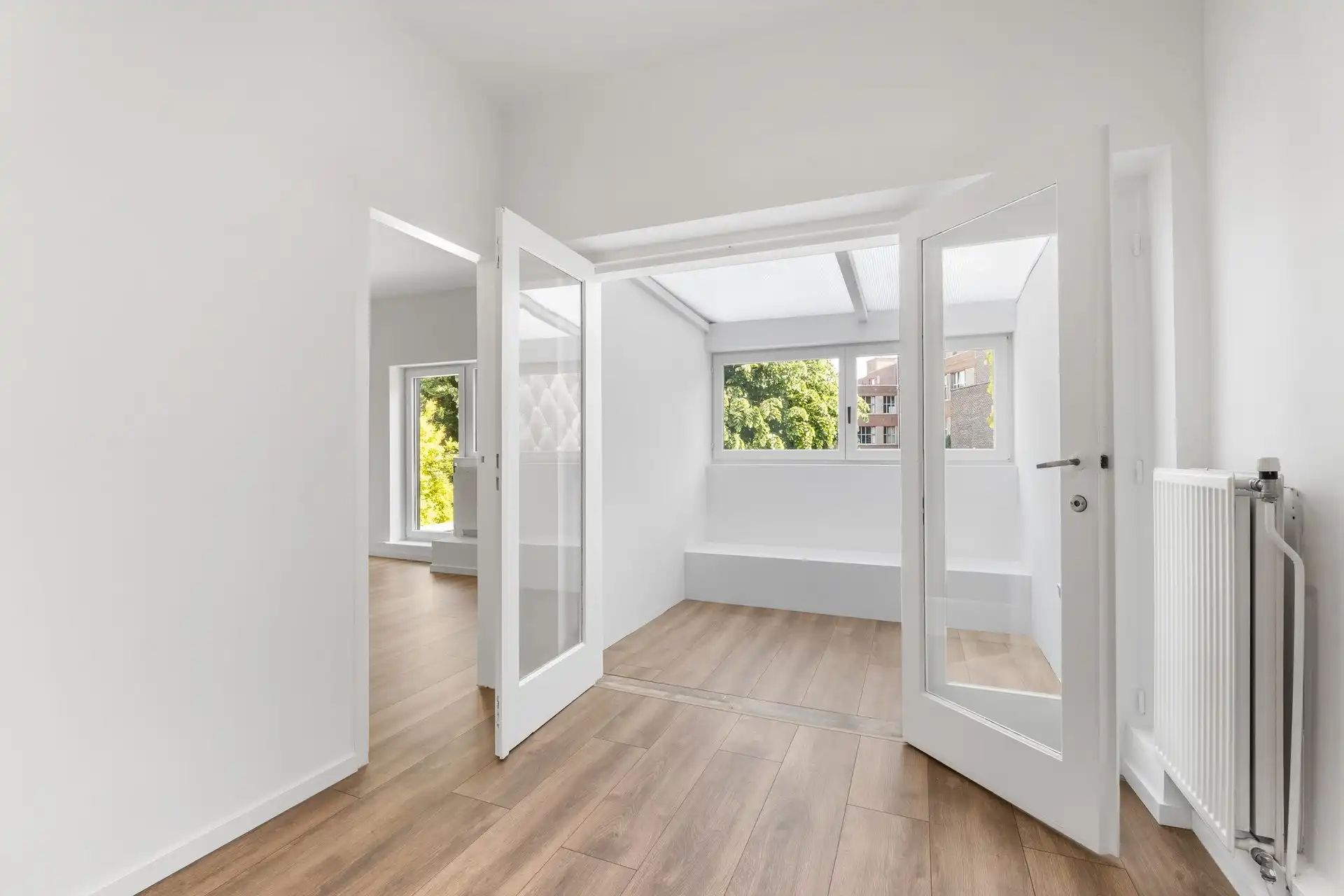 Gerenoveerde één/meergezins/kangeroe woning met 4 mog 5 slaapkamers en tuin. foto 25