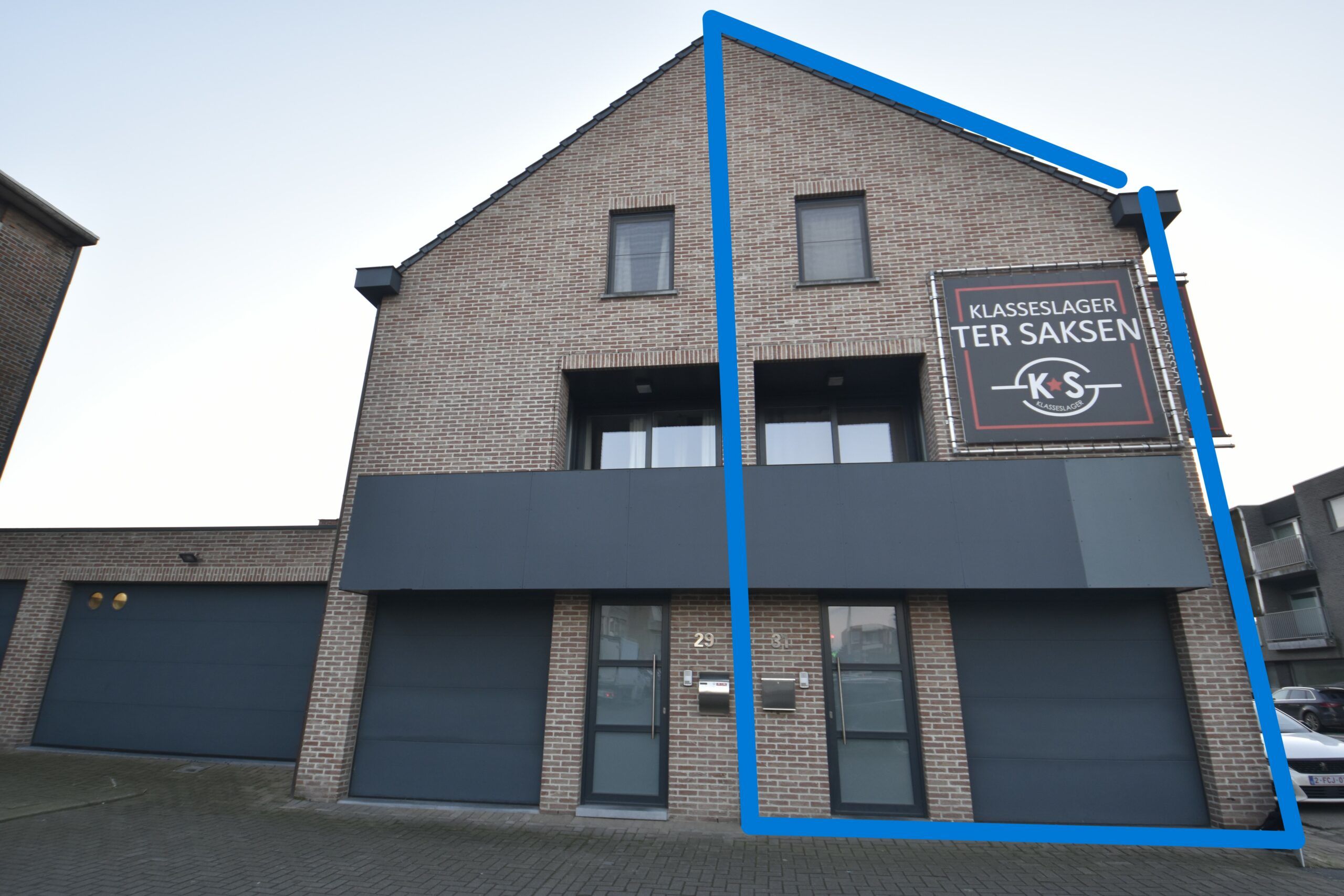 Bel-etage woning met 2 slaapkamers en garage in Beveren-Waas foto {{pictureIndex}}