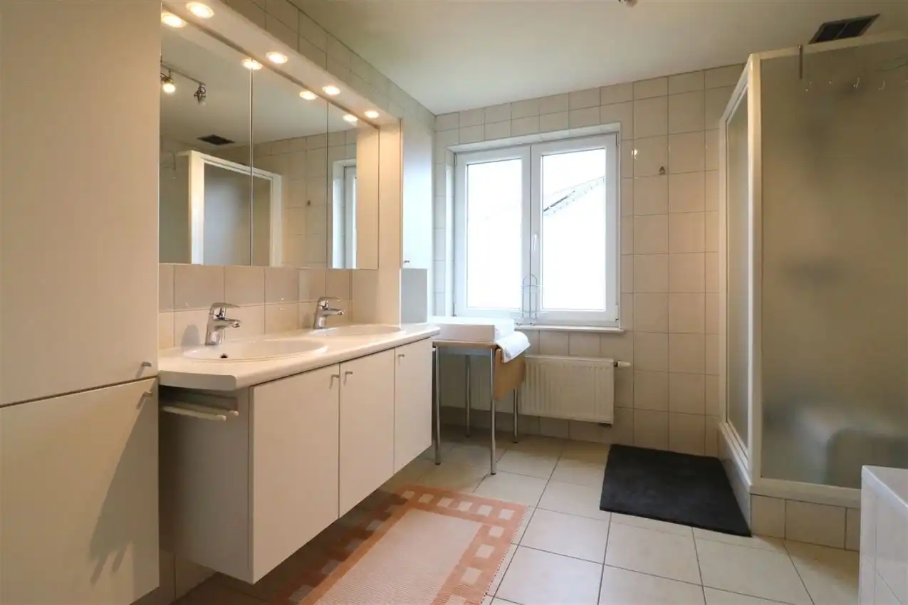 Moderne driegevelwoning met 3 slpk en tuin op rustige locatie foto 10