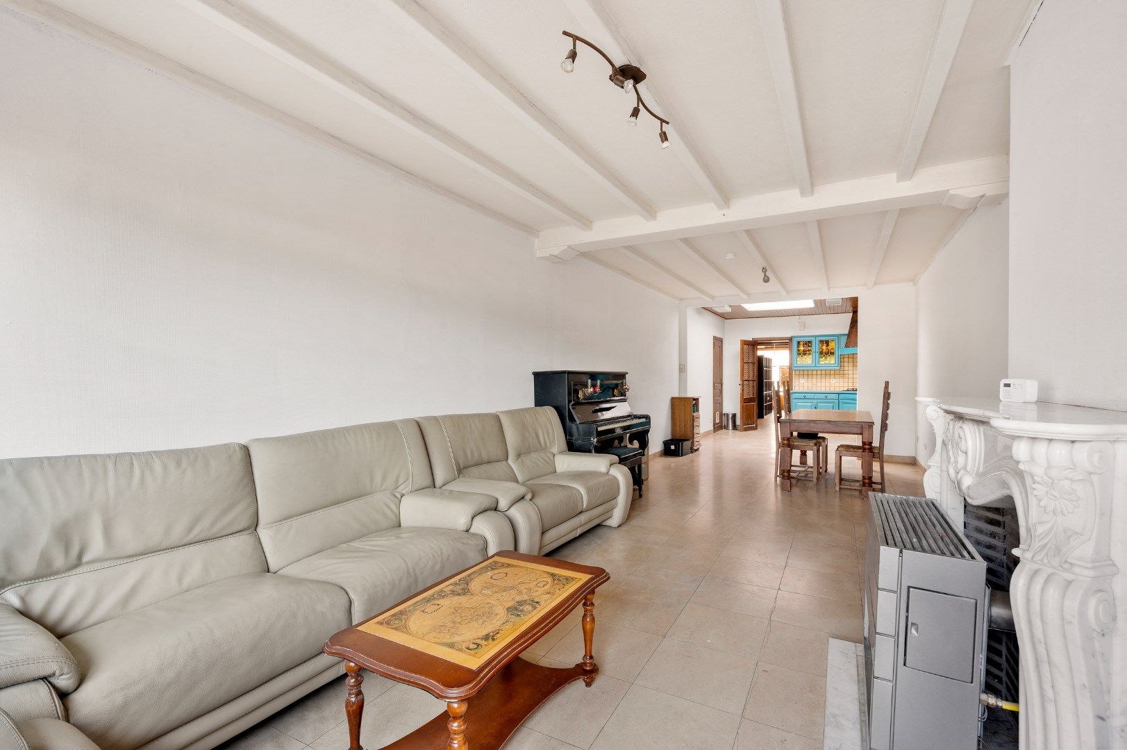 Verder te renoveren woning met 4 slaapkamers op 560m2 te Wervik foto 2