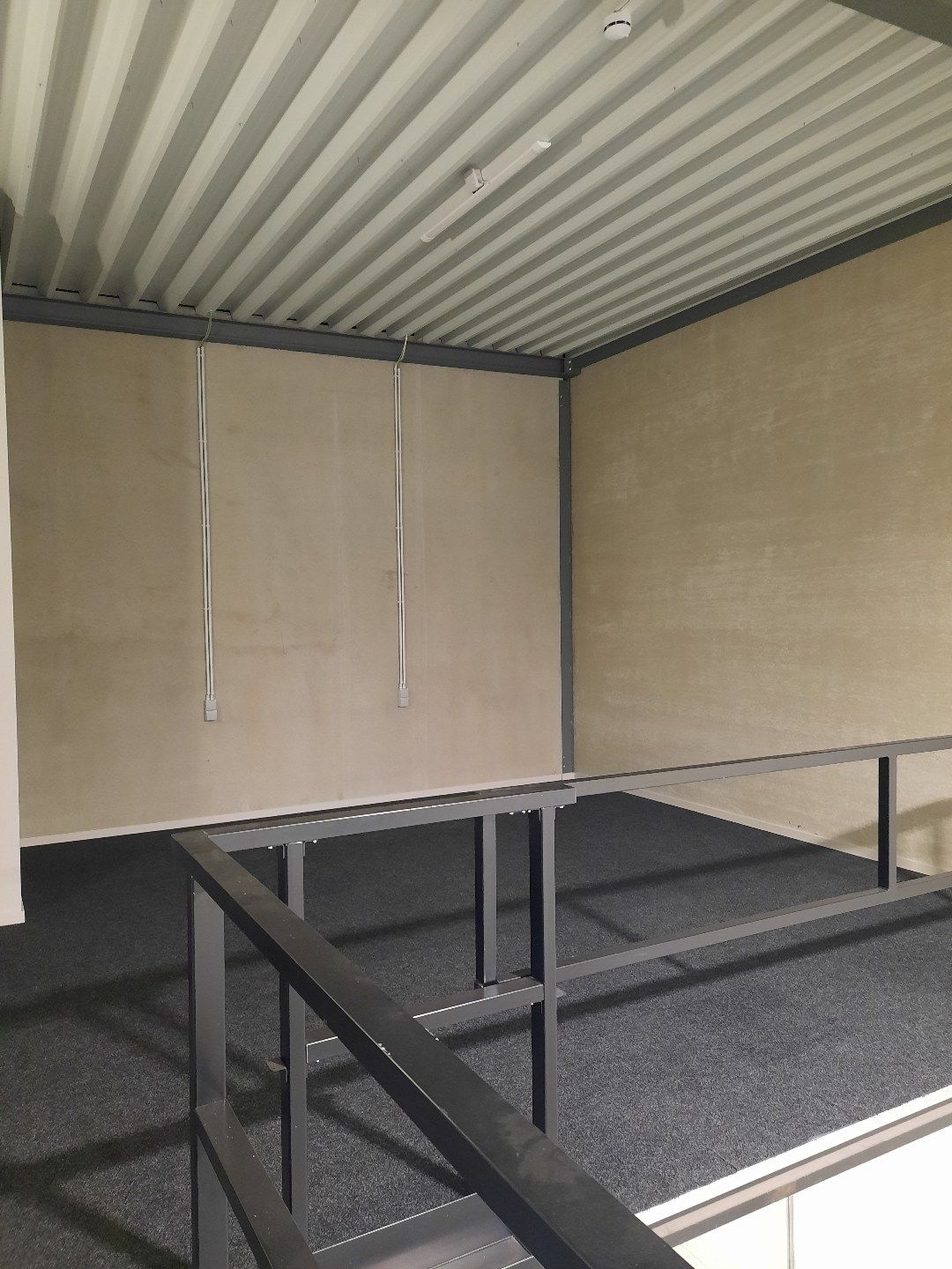 Hoogwaardig KMO-bedrijfsgebouw 187 m² met mezzanine in strategische bedrijventerrein (Winterslag-Genk). foto 14