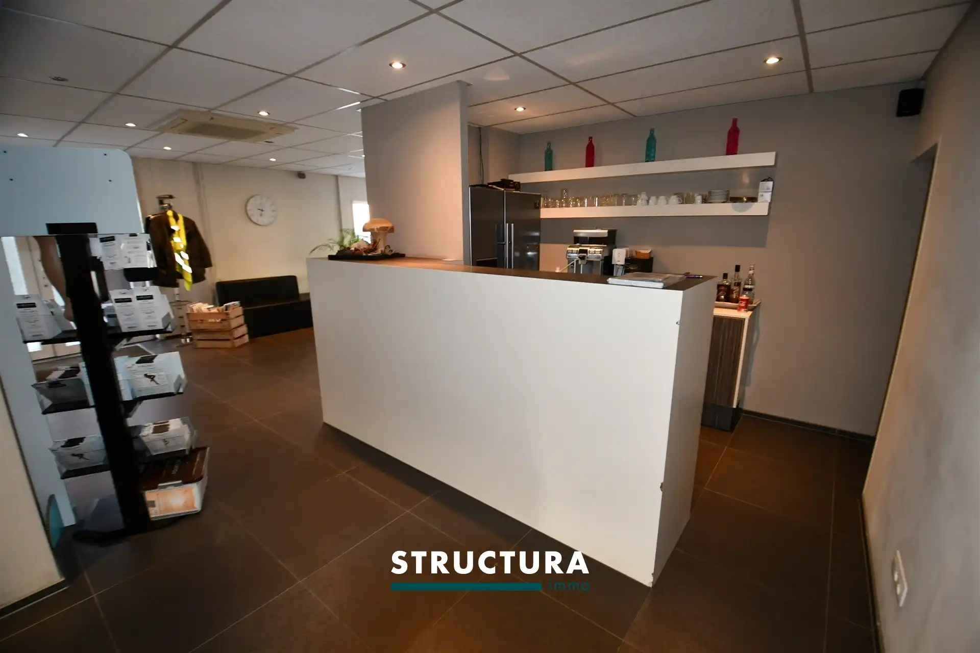 Ruime winkelruimte +/- 250 m² foto 8