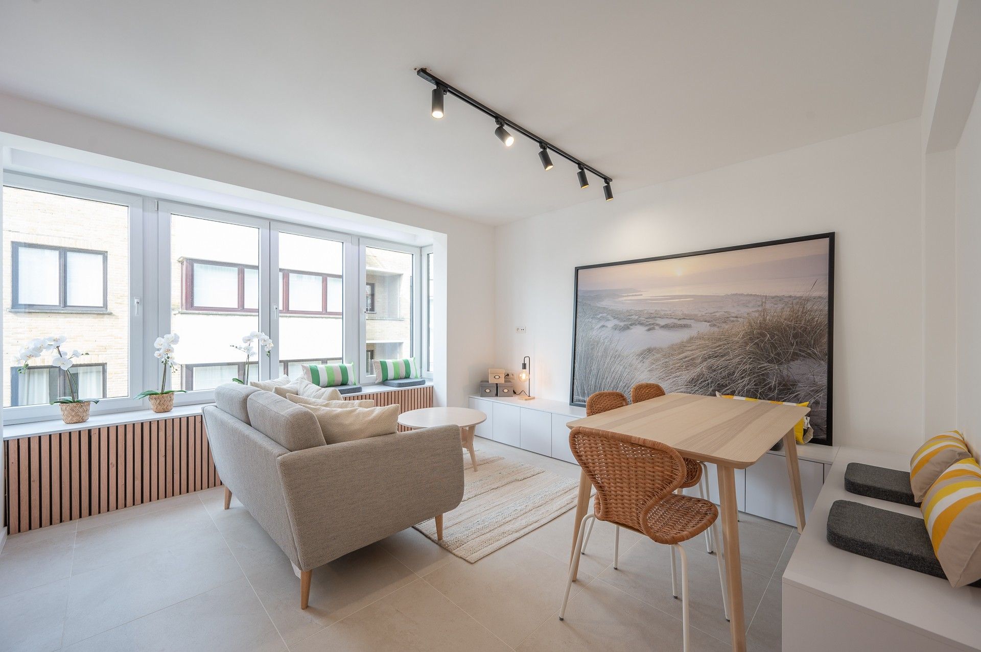 Vernieuwd appartement gelegen te Duinbergen nabij het strand foto 1