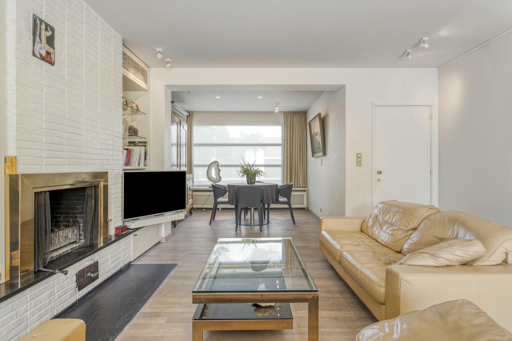 Aangenaam huis met 4 kamers te koop in centrum Beveren-Leie foto 3