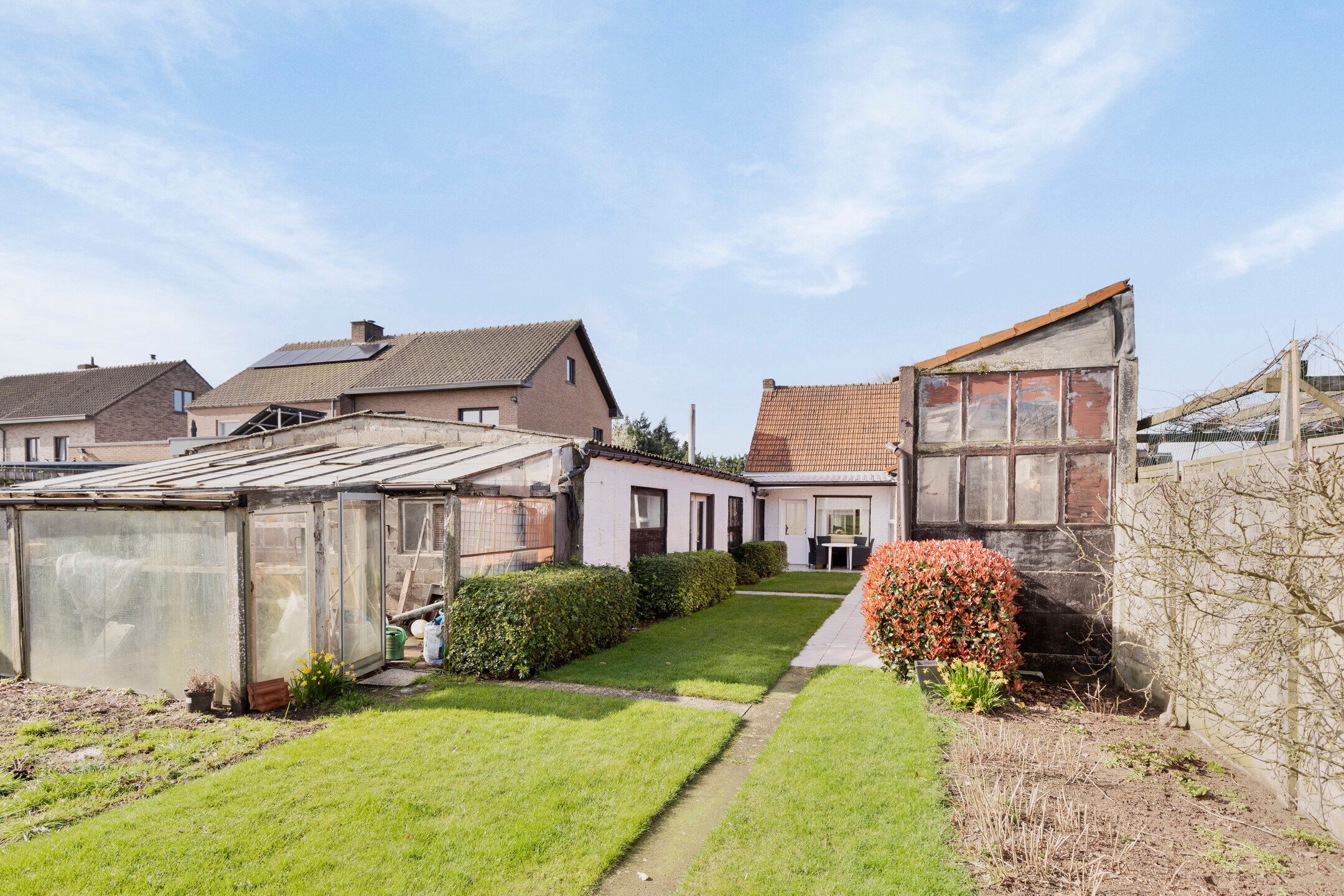 Te renoveren woning met grote garage/werkplaats op 941m² foto 30