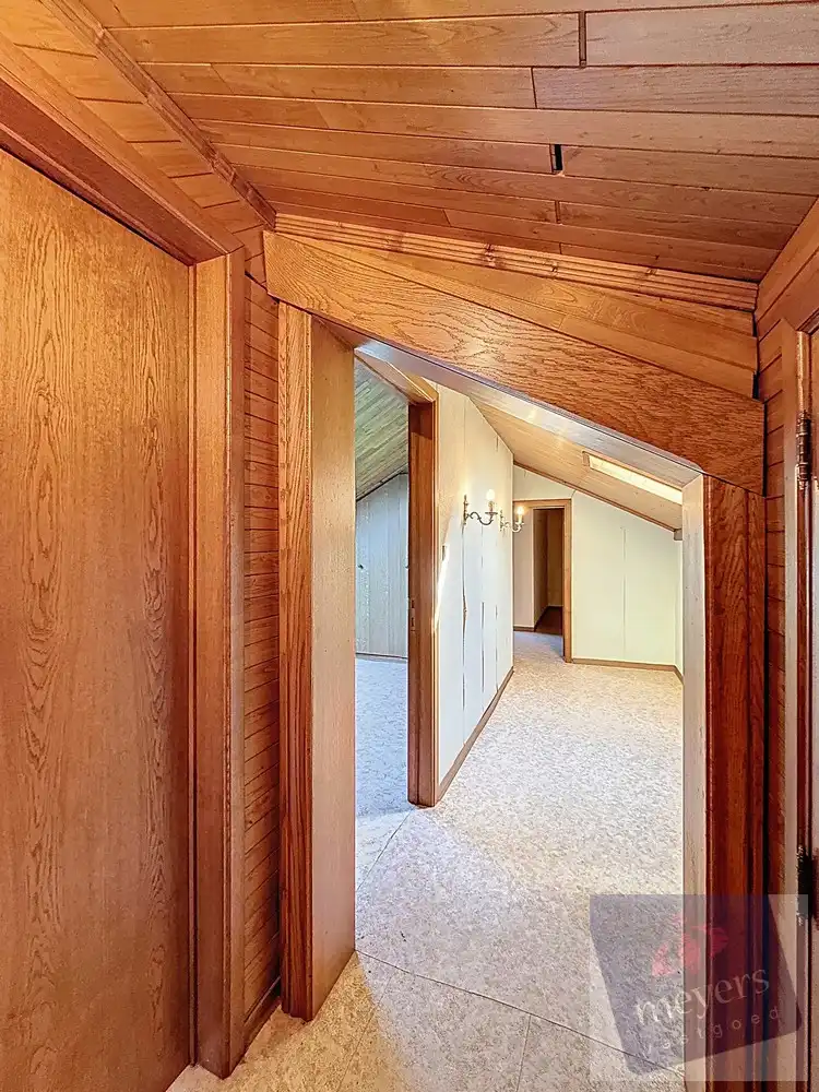 Ruime woning met 5 slaapkamers op perceel van 16a 49ca in Genk foto 18