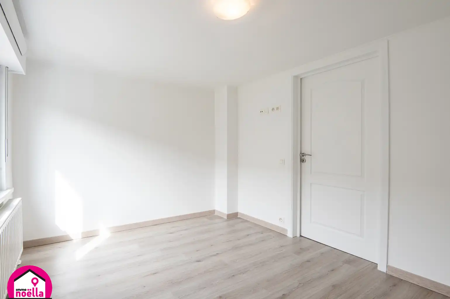 Half open bebouwing met garage en berging foto 9