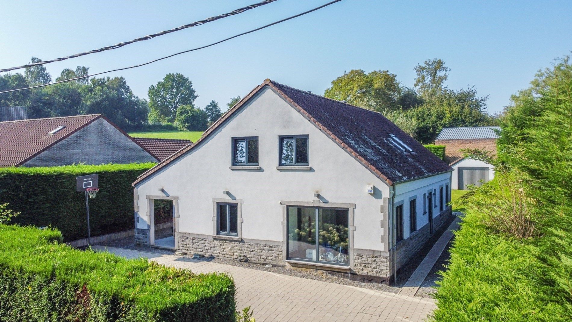  Ruime en integraal vernieuwde villa met zuid-tuin ! foto 9