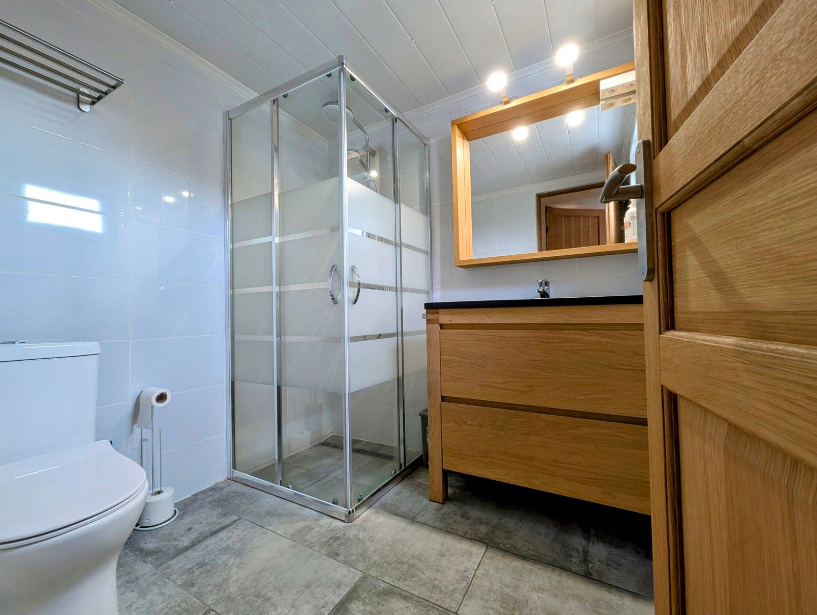 Instapklare vakantiewoning in De Panne te koop.  Woning aan de rand van het 340 ha groot duinenatuurreservaat, waardoor rust en natuur altijd binnen handbereik zijn.  foto 10
