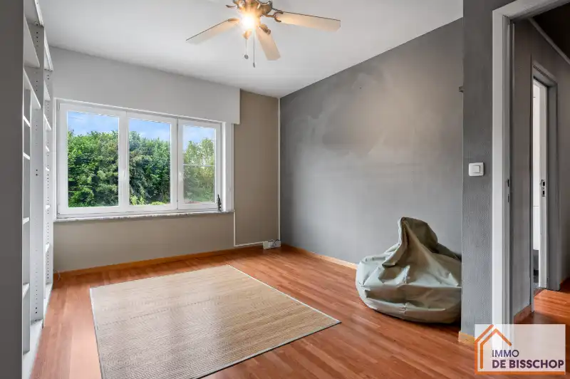 Instapklare woning met 3 slaapkamers, tuin en garage foto 9