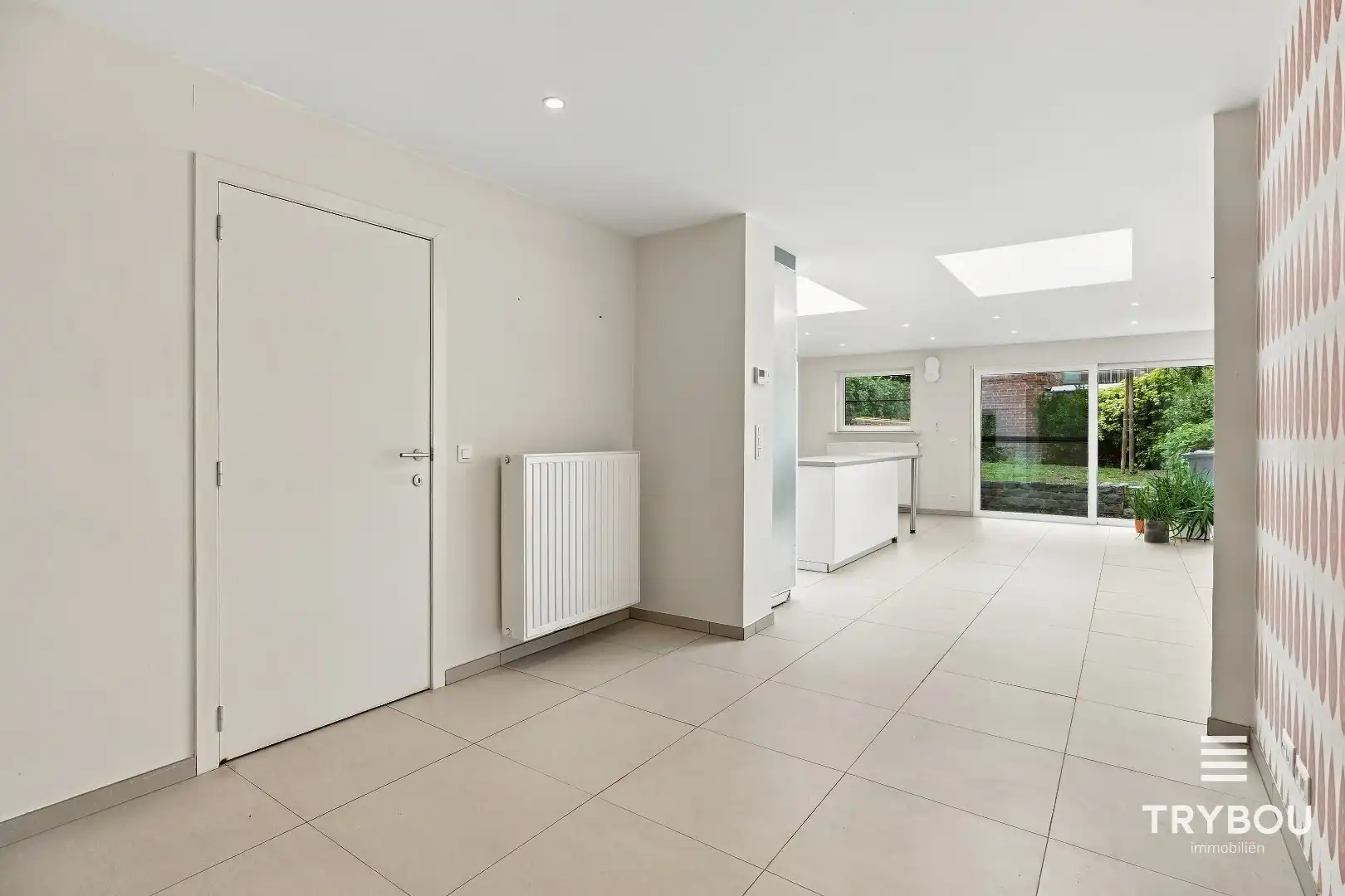 Ruime rijwoning in het centrum van Ieper! foto 5